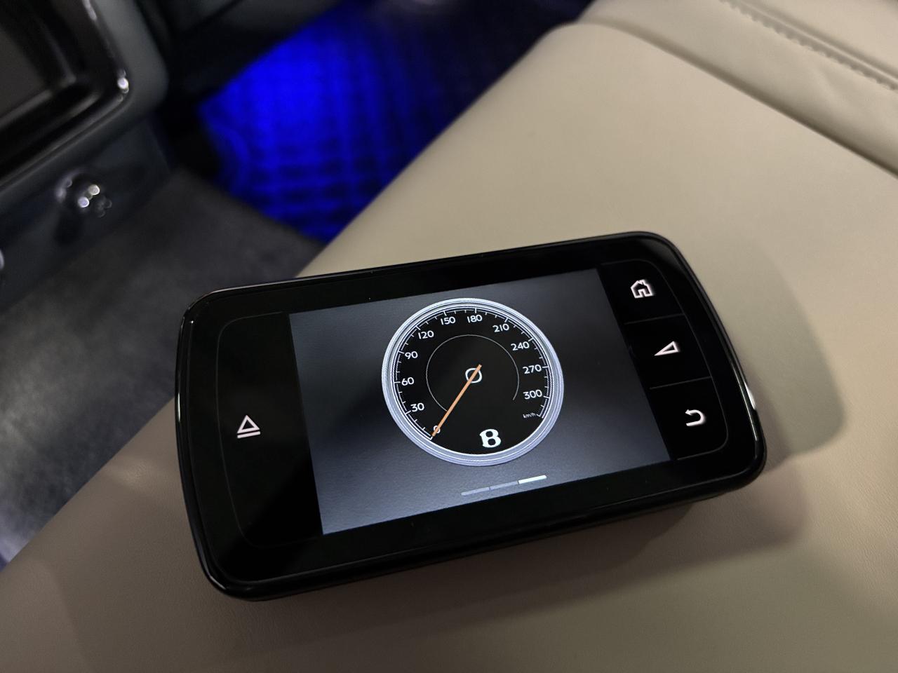 2019 Bentley Bentayga V8 AWD | NO LUX TAX | NIGHT VISION | HEADS UP | + - Photo #24