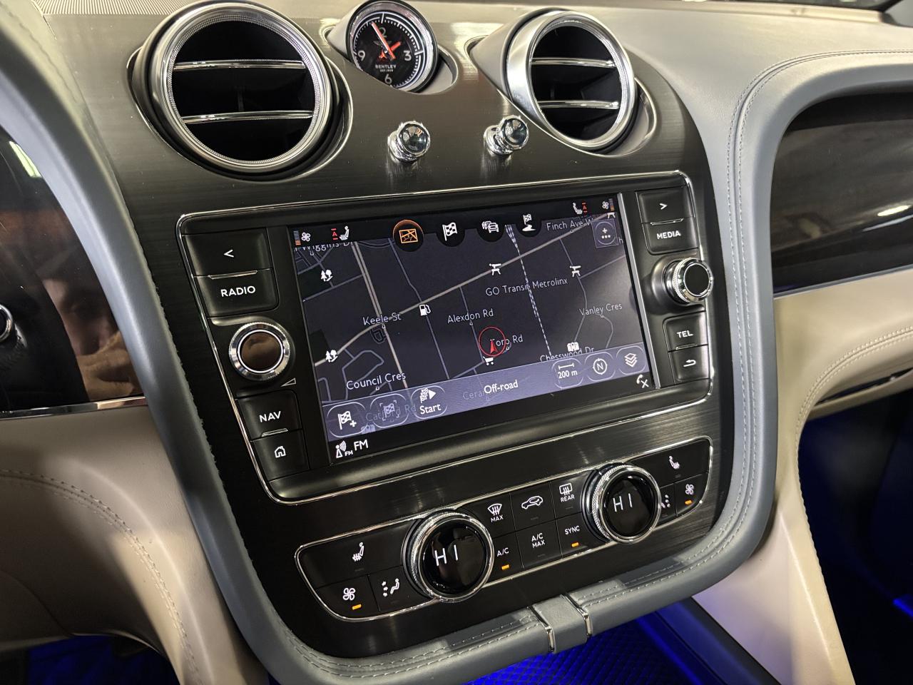 2019 Bentley Bentayga V8 AWD | NO LUX TAX | NIGHT VISION | HEADS UP | + - Photo #38