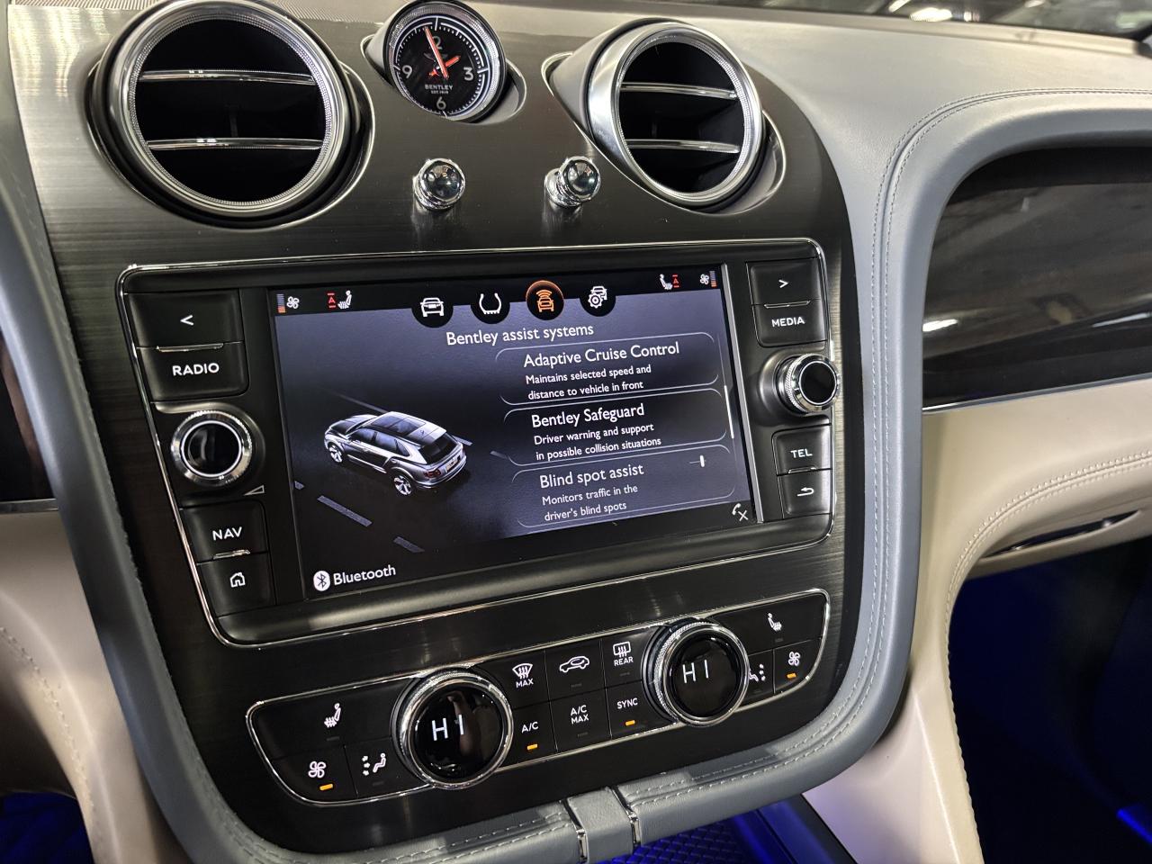 2019 Bentley Bentayga V8 AWD | NO LUX TAX | NIGHT VISION | HEADS UP | + - Photo #44