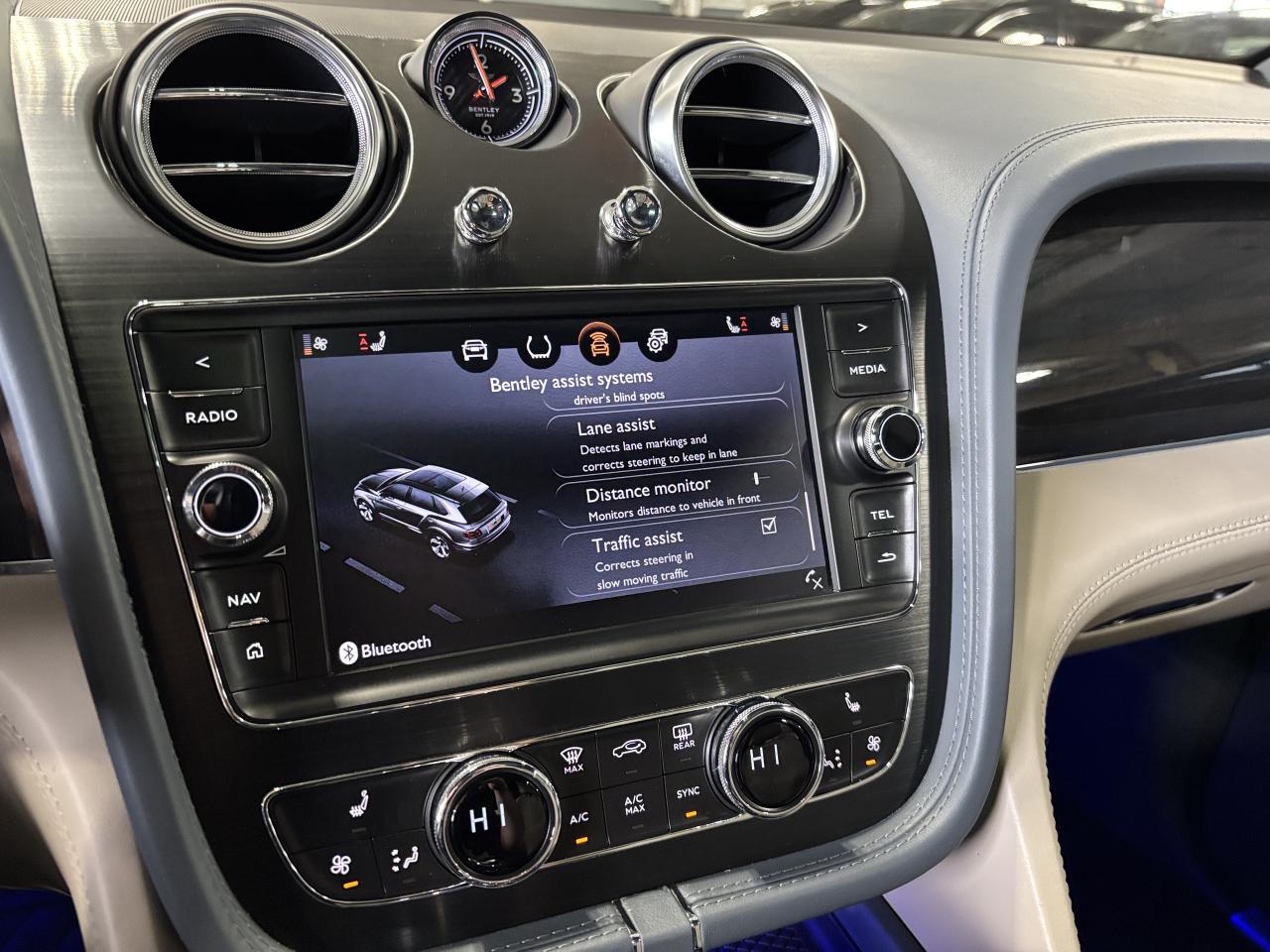 2019 Bentley Bentayga V8 AWD | NO LUX TAX | NIGHT VISION | HEADS UP | + - Photo #45