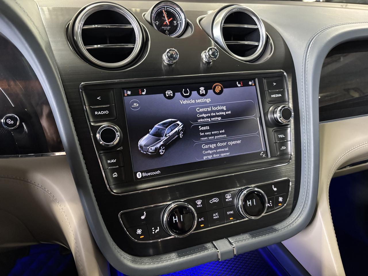 2019 Bentley Bentayga V8 AWD | NO LUX TAX | NIGHT VISION | HEADS UP | + - Photo #50