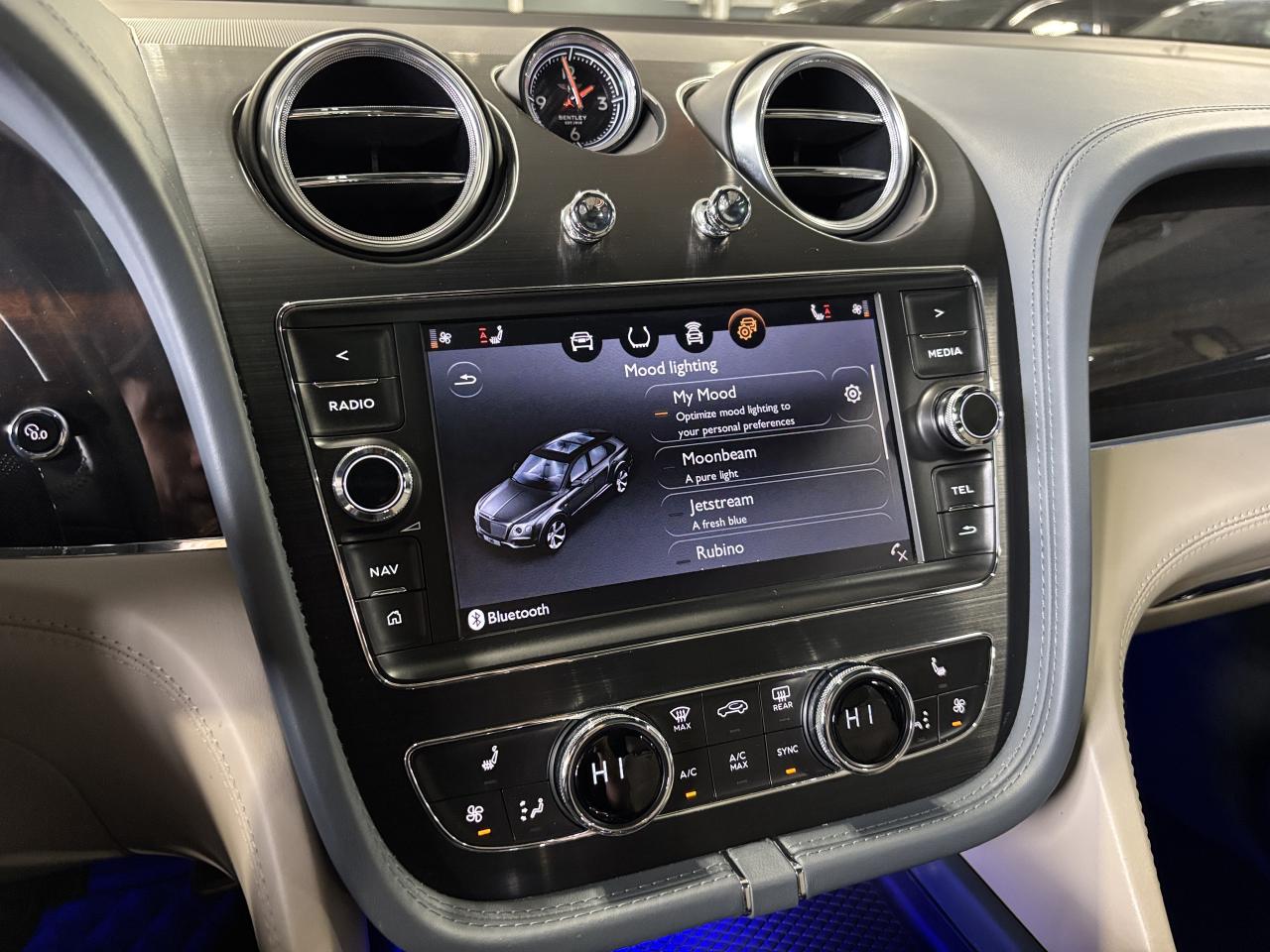 2019 Bentley Bentayga V8 AWD | NO LUX TAX | NIGHT VISION | HEADS UP | + - Photo #51