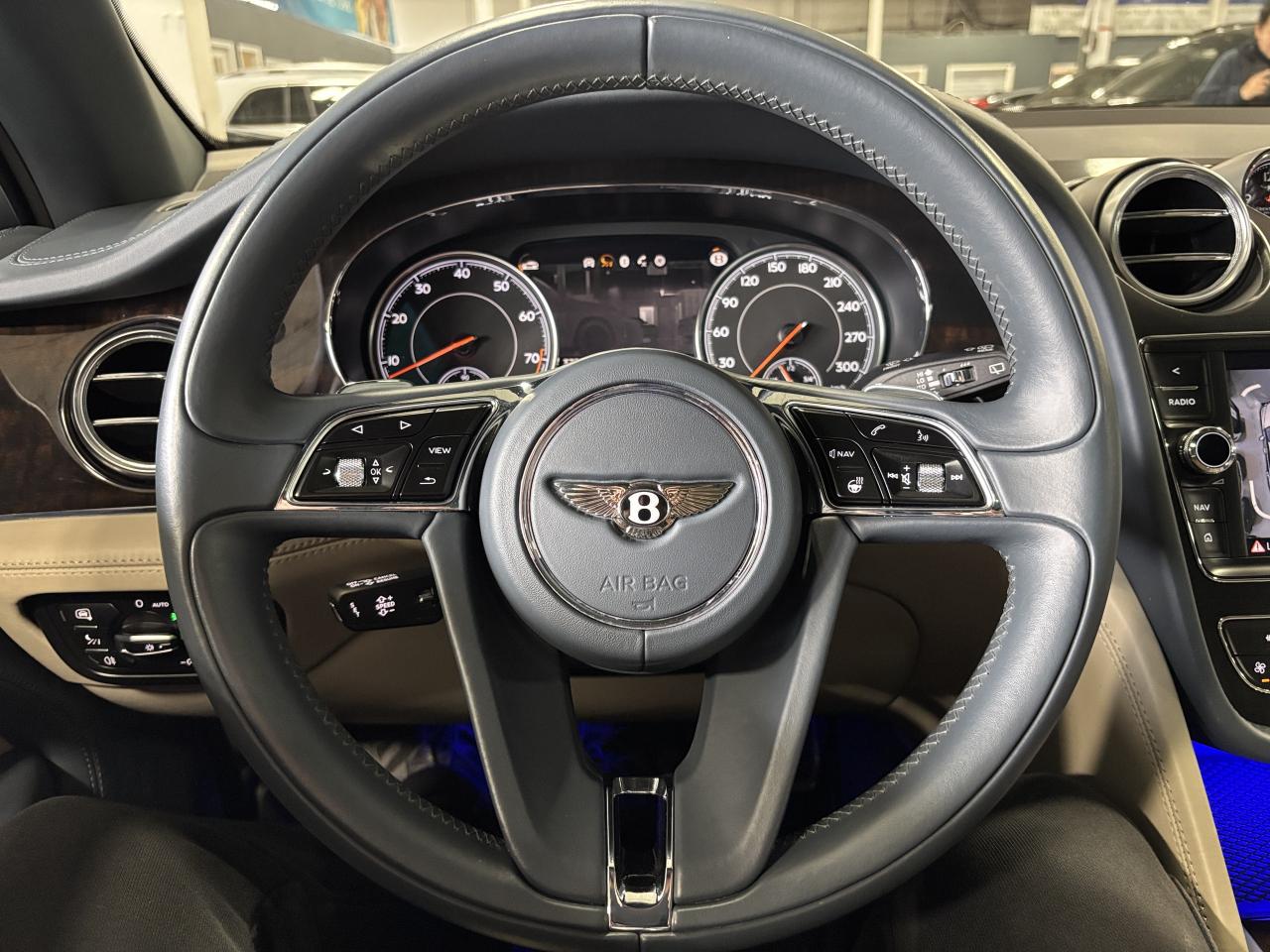 2019 Bentley Bentayga V8 AWD | NO LUX TAX | NIGHT VISION | HEADS UP | + - Photo #55