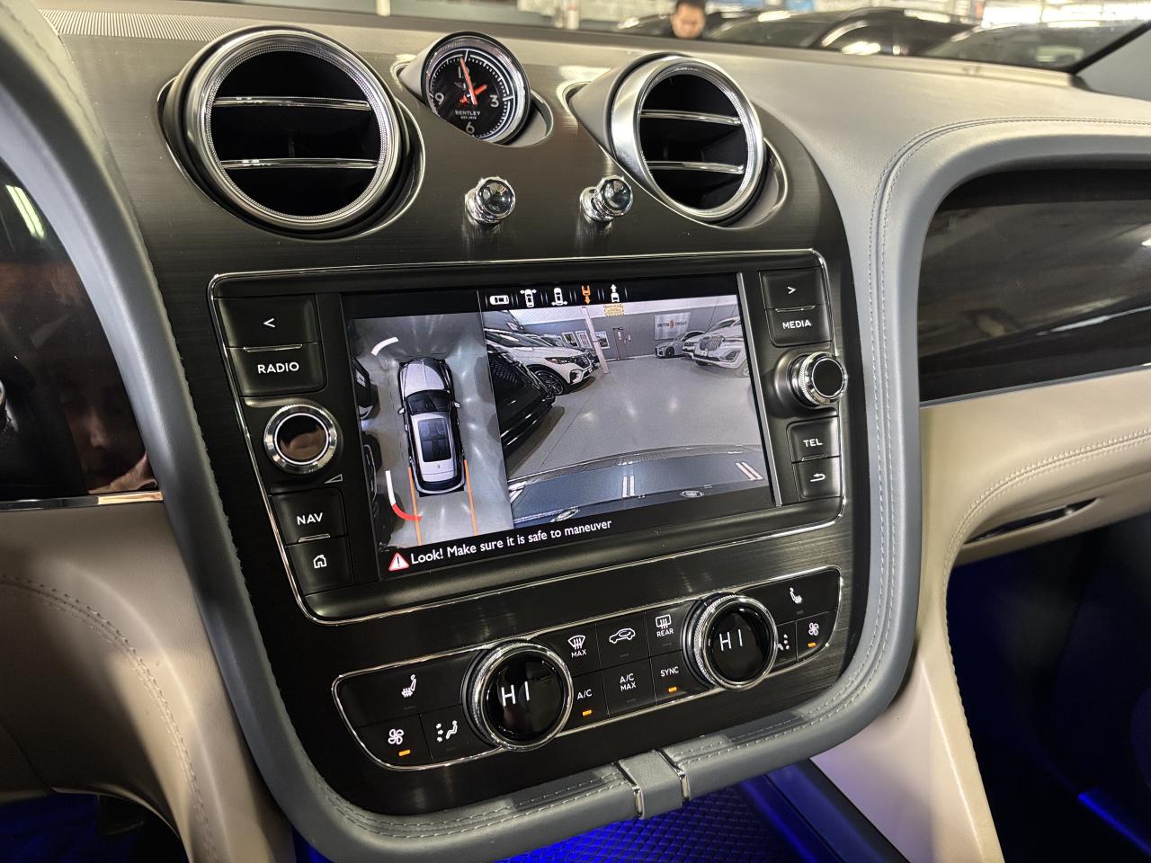 2019 Bentley Bentayga V8 AWD | NO LUX TAX | NIGHT VISION | HEADS UP | + - Photo #54