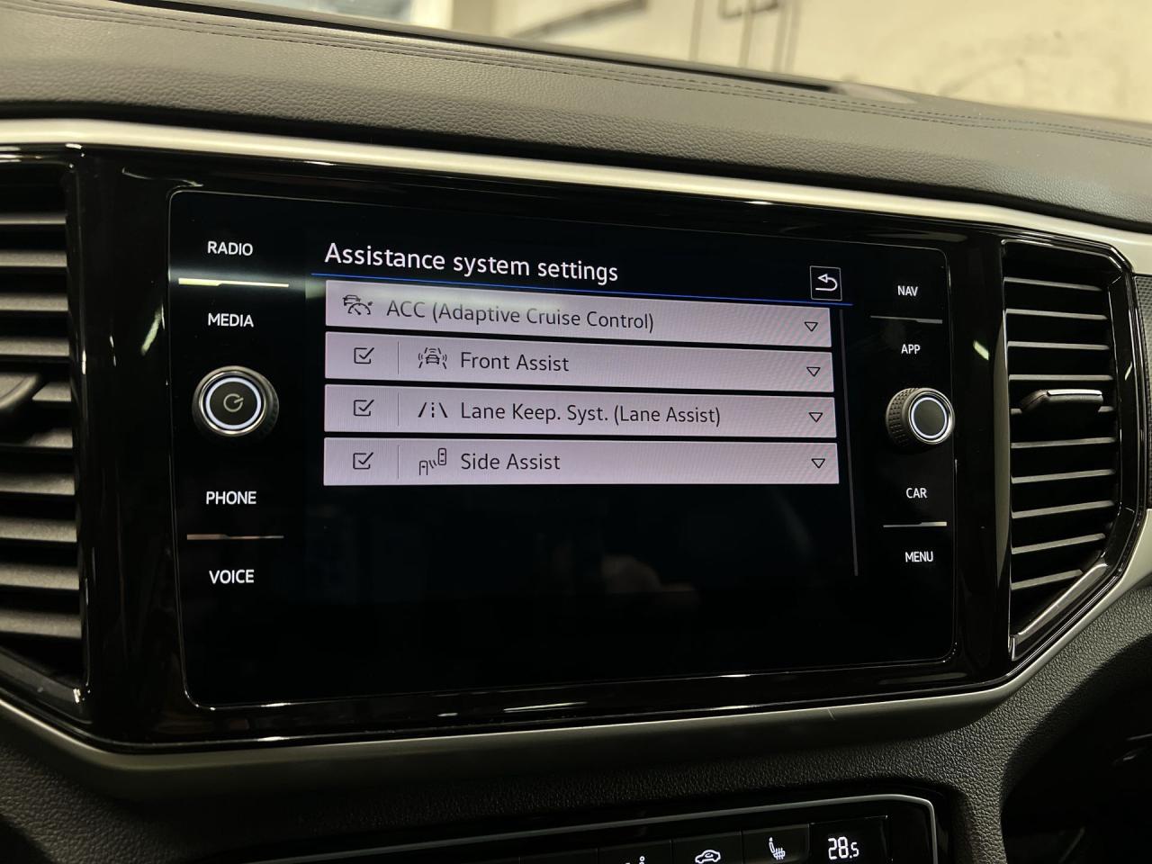 2022 Volkswagen Atlas Cross Sport HIGHLINE AWD |HTD LEATHER | PANO ROOF |20IN ALLOYS Photo