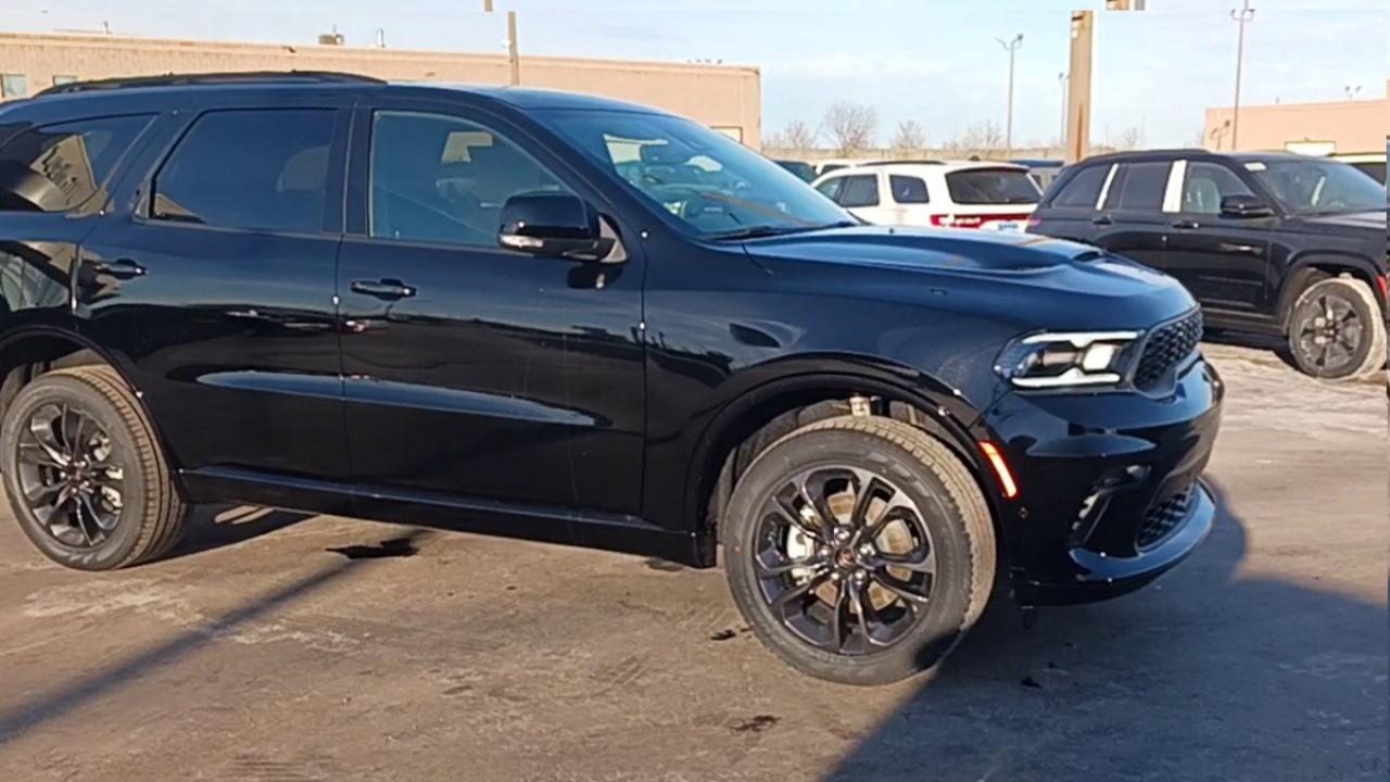 2025 Dodge Durango RMT START / HTD VENTILATED SEATS / BLACKTOP PKG Photo