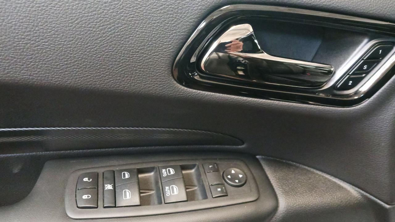 2025 Dodge Durango RMT START / HTD VENTILATED SEATS / BLACKTOP PKG Photo