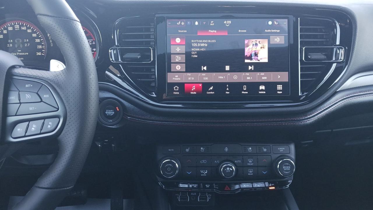 2025 Dodge Durango RMT START / HTD VENTILATED SEATS / BLACKTOP PKG Photo