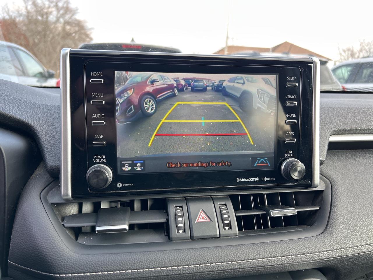 2020 Toyota RAV4 XLE, AWD, HEATED LEATHER, BACK UP CAMERA, SUNROOF! - Photo #20