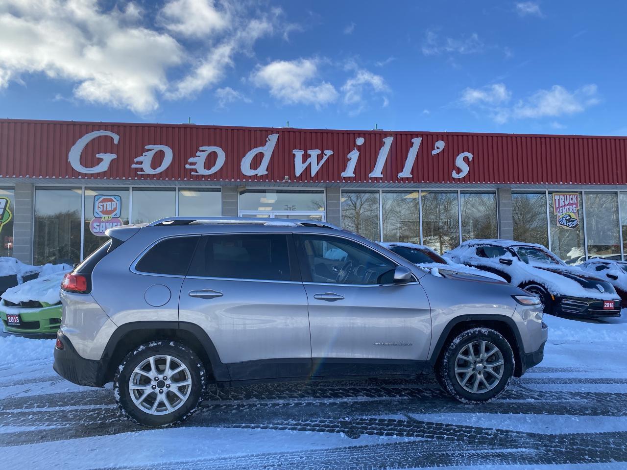 2018 Jeep Cherokee NORTH EDITION, CLEAN CARFAX, FRONT WHEEL DRIVE - Photo #1
