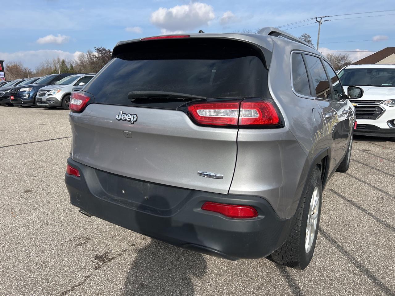 2018 Jeep Cherokee NORTH EDITION, CLEAN CARFAX, FRONT WHEEL DRIVE - Photo #5
