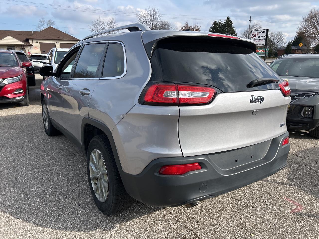 2018 Jeep Cherokee NORTH EDITION, CLEAN CARFAX, FRONT WHEEL DRIVE - Photo #7