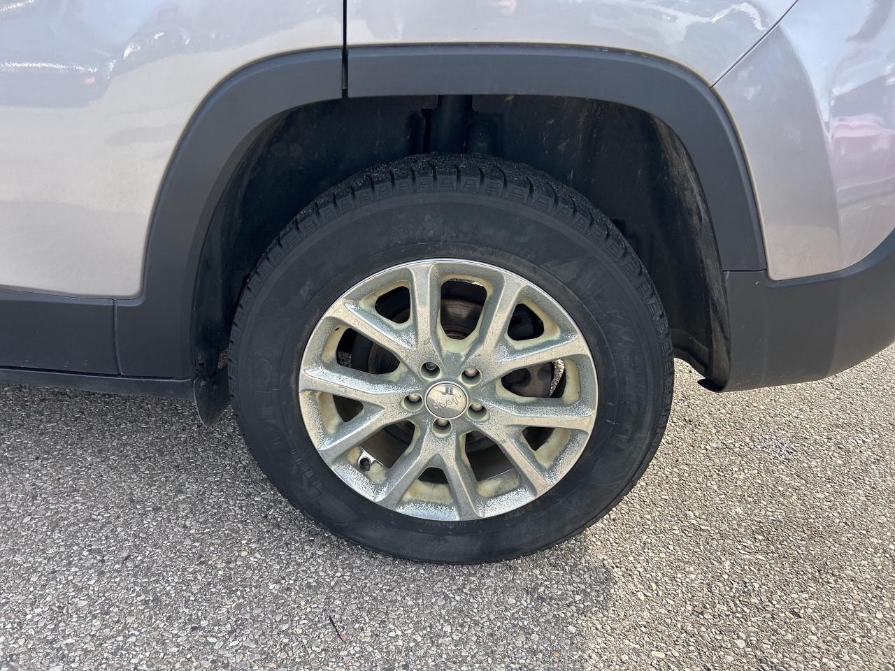 2018 Jeep Cherokee NORTH EDITION, CLEAN CARFAX, FRONT WHEEL DRIVE - Photo #9