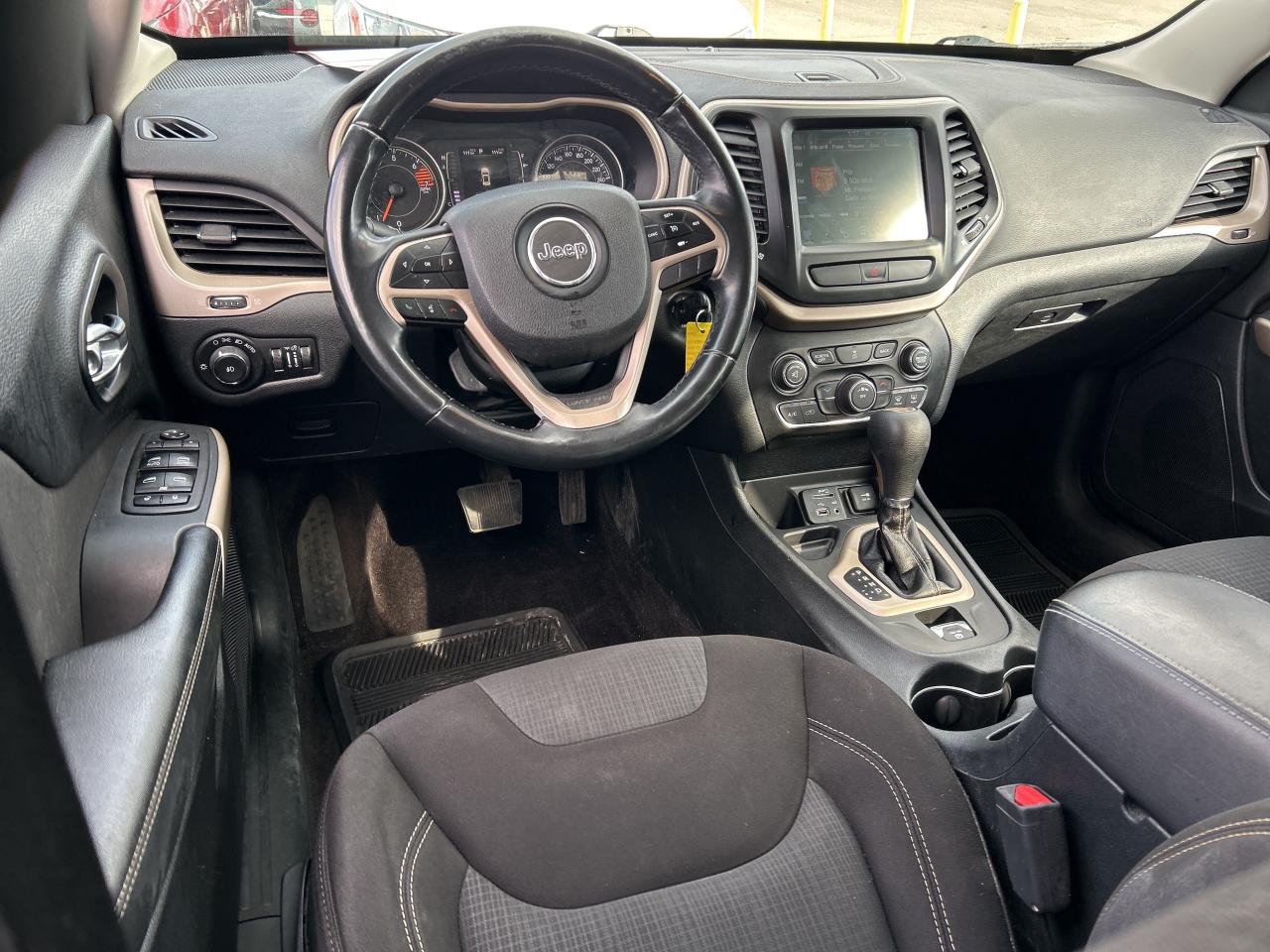 2018 Jeep Cherokee NORTH EDITION, CLEAN CARFAX, FRONT WHEEL DRIVE - Photo #12