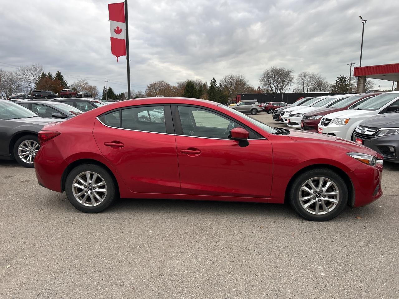 2018 Mazda MAZDA3 GS, SUNROOF, AUTO, HEATED CLOTH, CLEAN CARFAX! - Photo #5