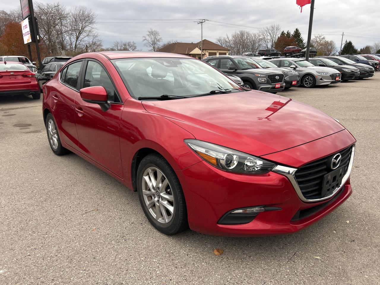 2018 Mazda MAZDA3 GS, SUNROOF, AUTO, HEATED CLOTH, CLEAN CARFAX! - Photo #4