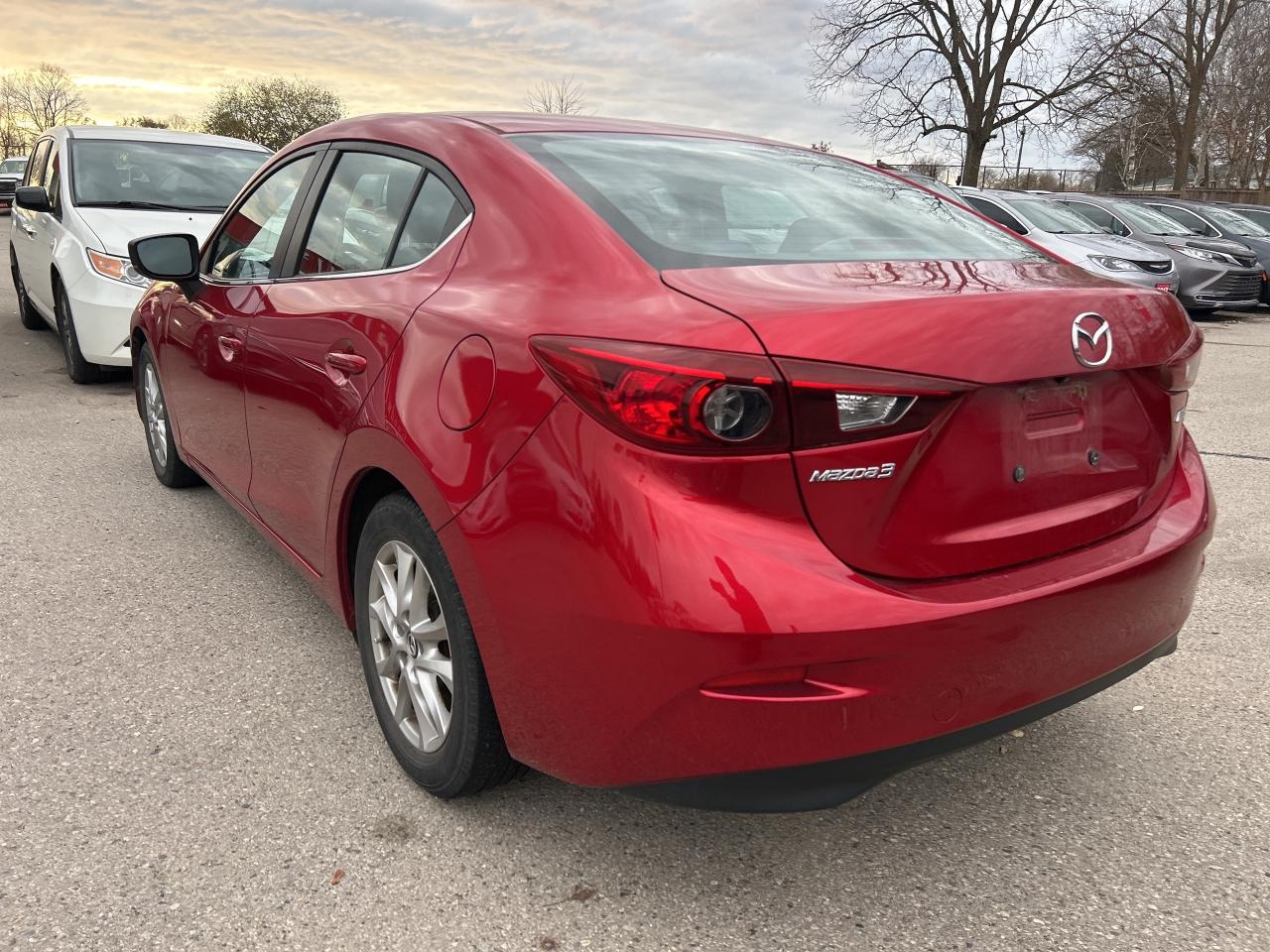 2018 Mazda MAZDA3 GS, SUNROOF, AUTO, HEATED CLOTH, CLEAN CARFAX! - Photo #8