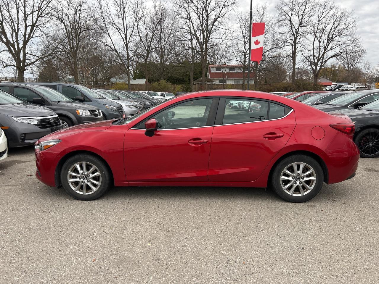 2018 Mazda MAZDA3 GS, SUNROOF, AUTO, HEATED CLOTH, CLEAN CARFAX! - Photo #9