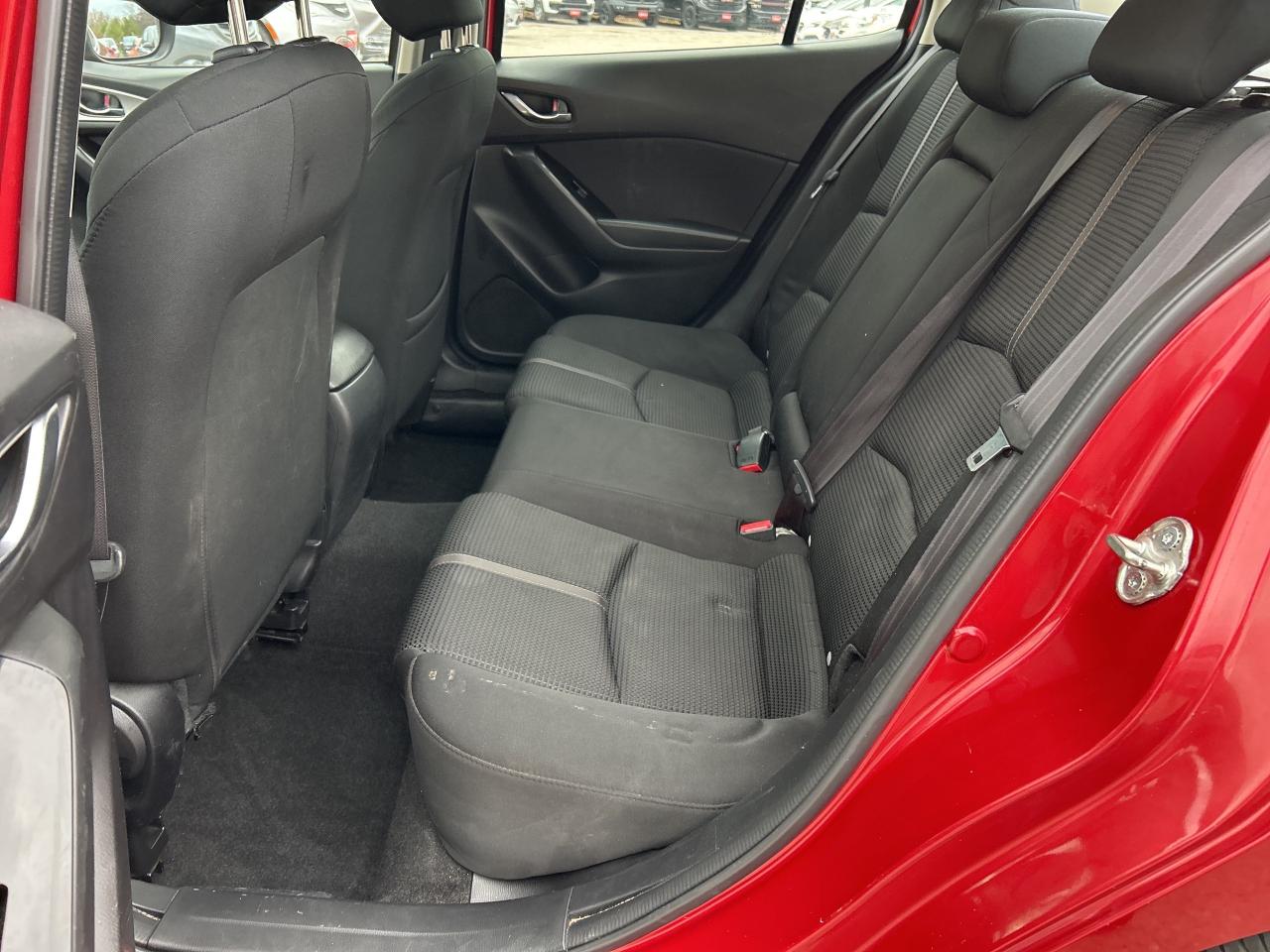 2018 Mazda MAZDA3 GS, SUNROOF, AUTO, HEATED CLOTH, CLEAN CARFAX! - Photo #14