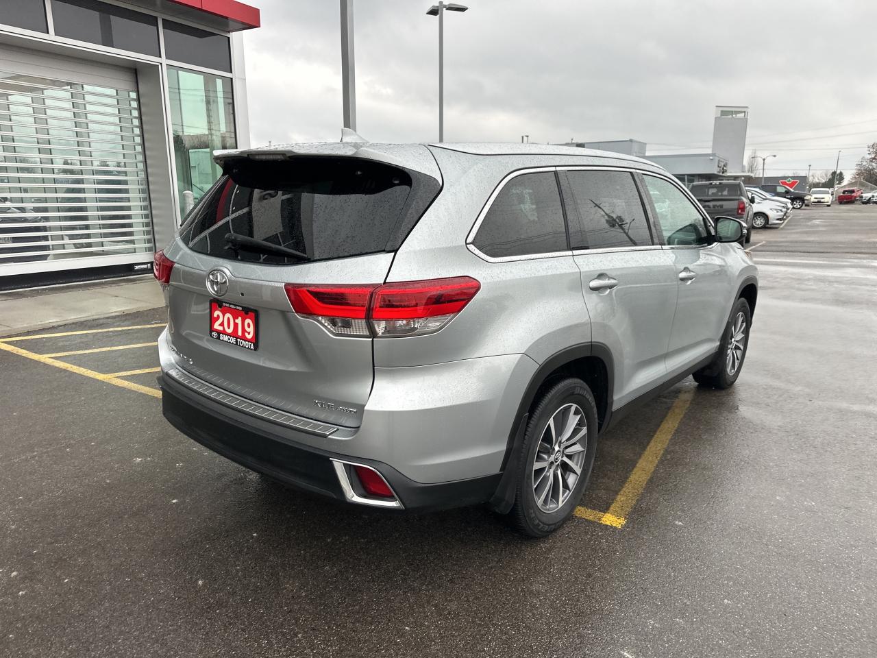 2019 Toyota Highlander XLE Photo4