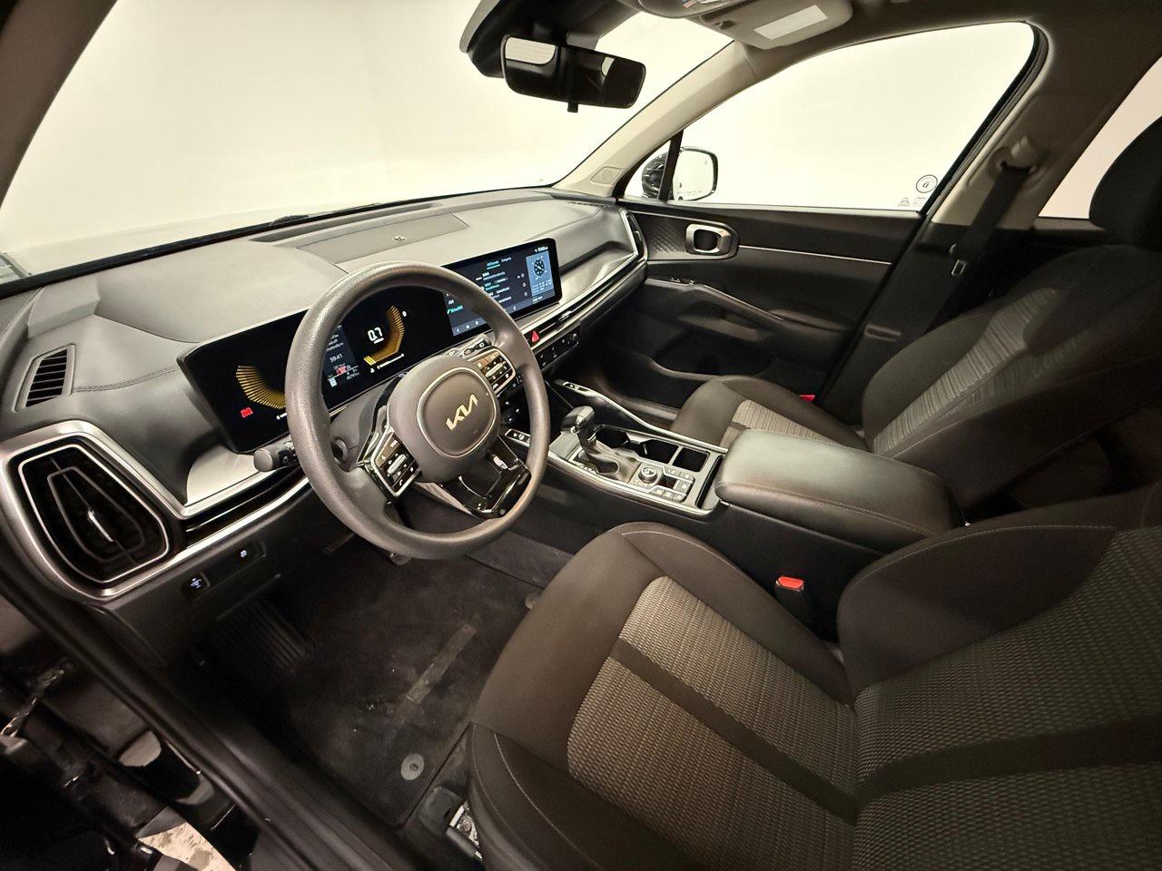 2025 Kia Sorento LX Photo