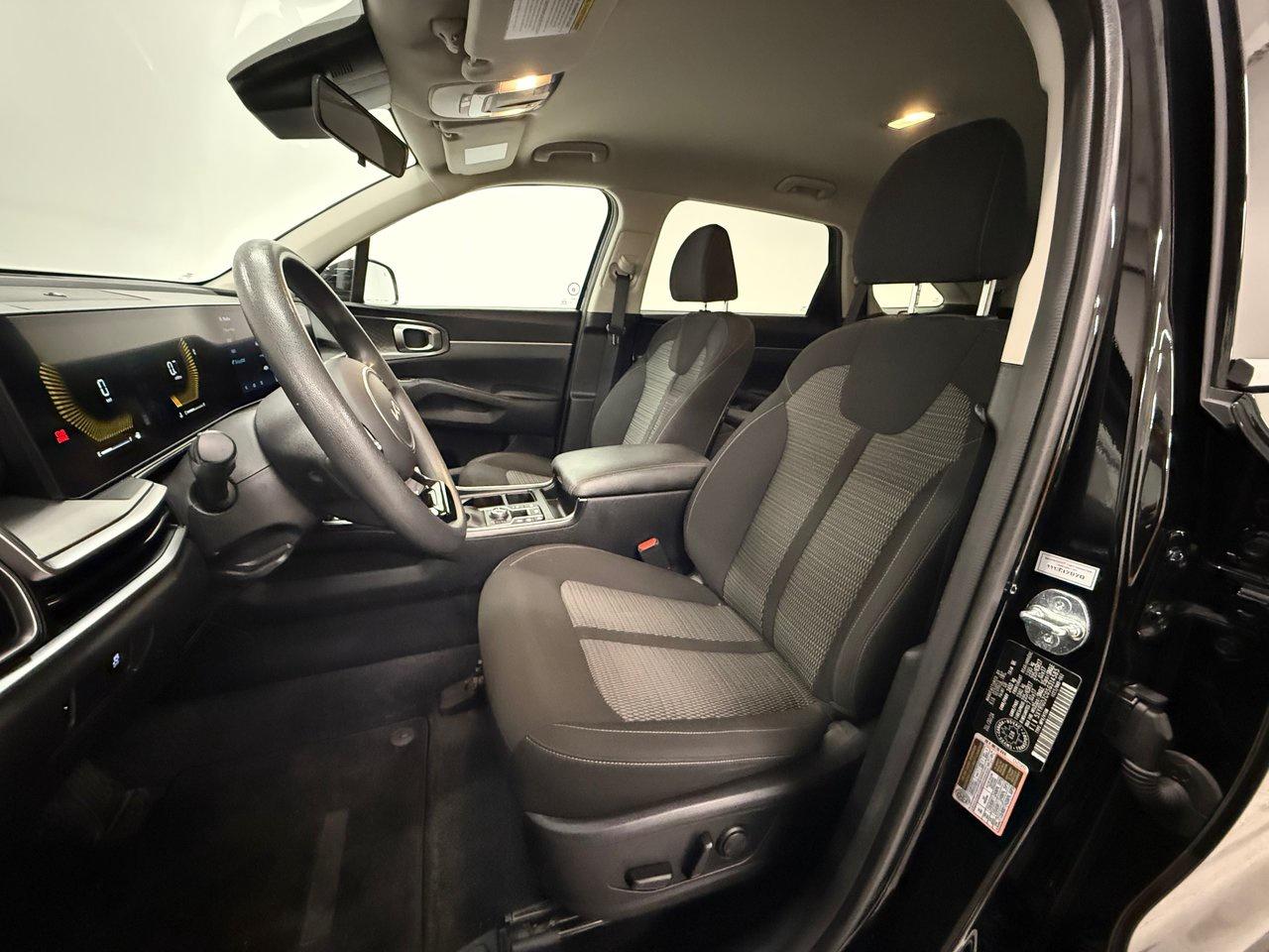 2025 Kia Sorento LX Photo