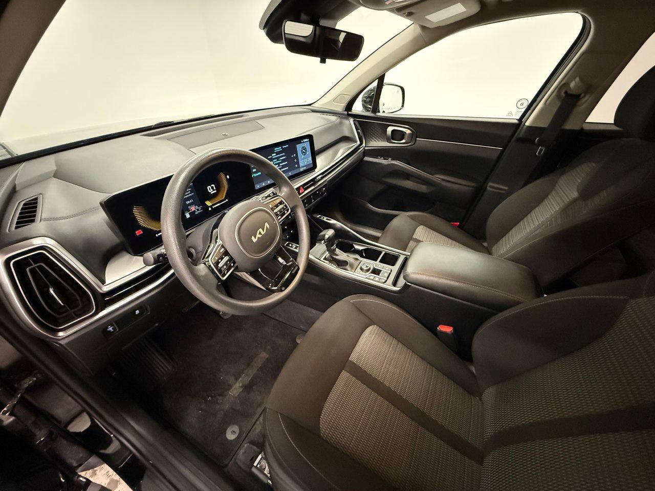 2025 Kia Sorento LX Photo