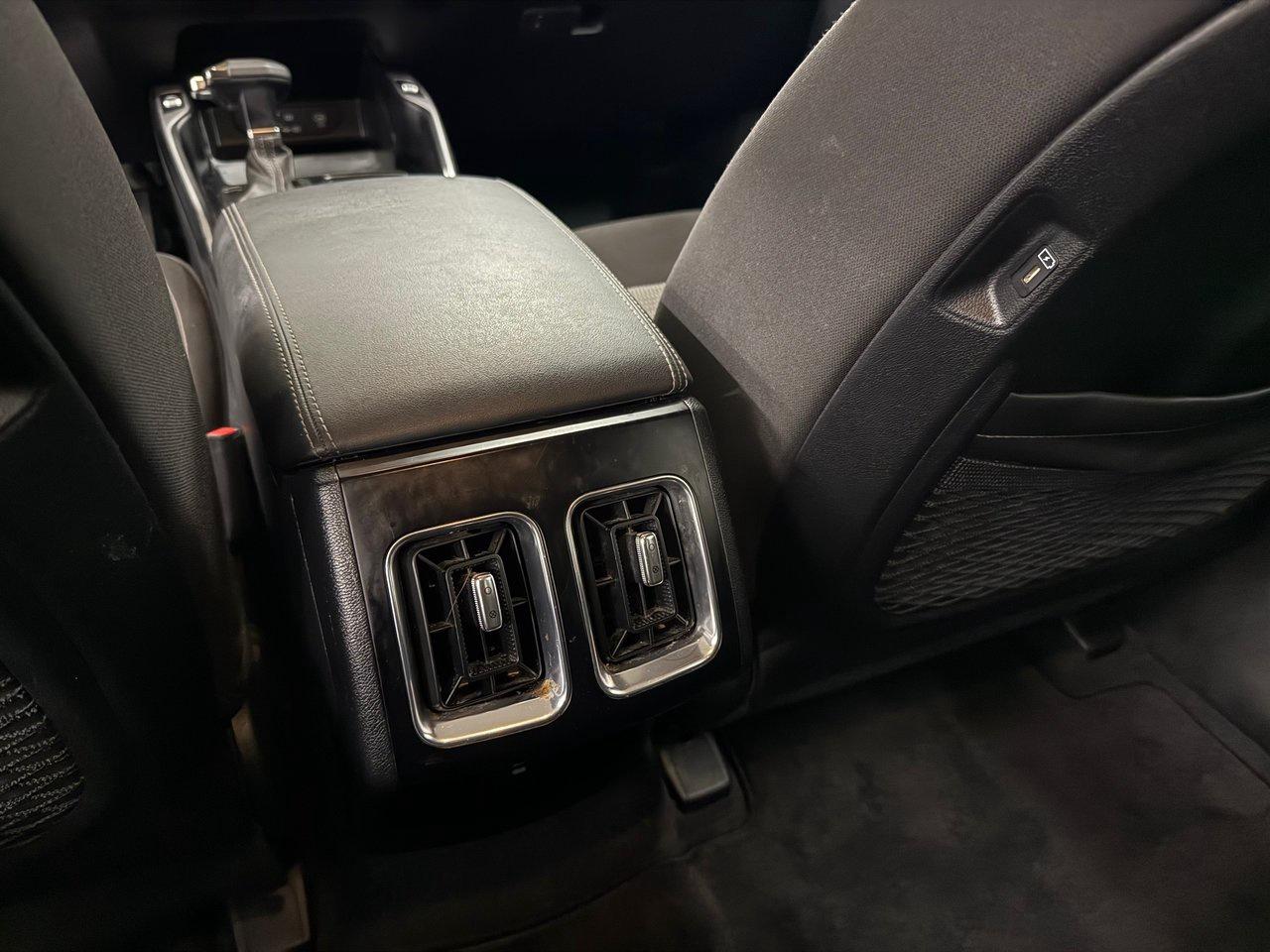 2025 Kia Sorento LX Photo