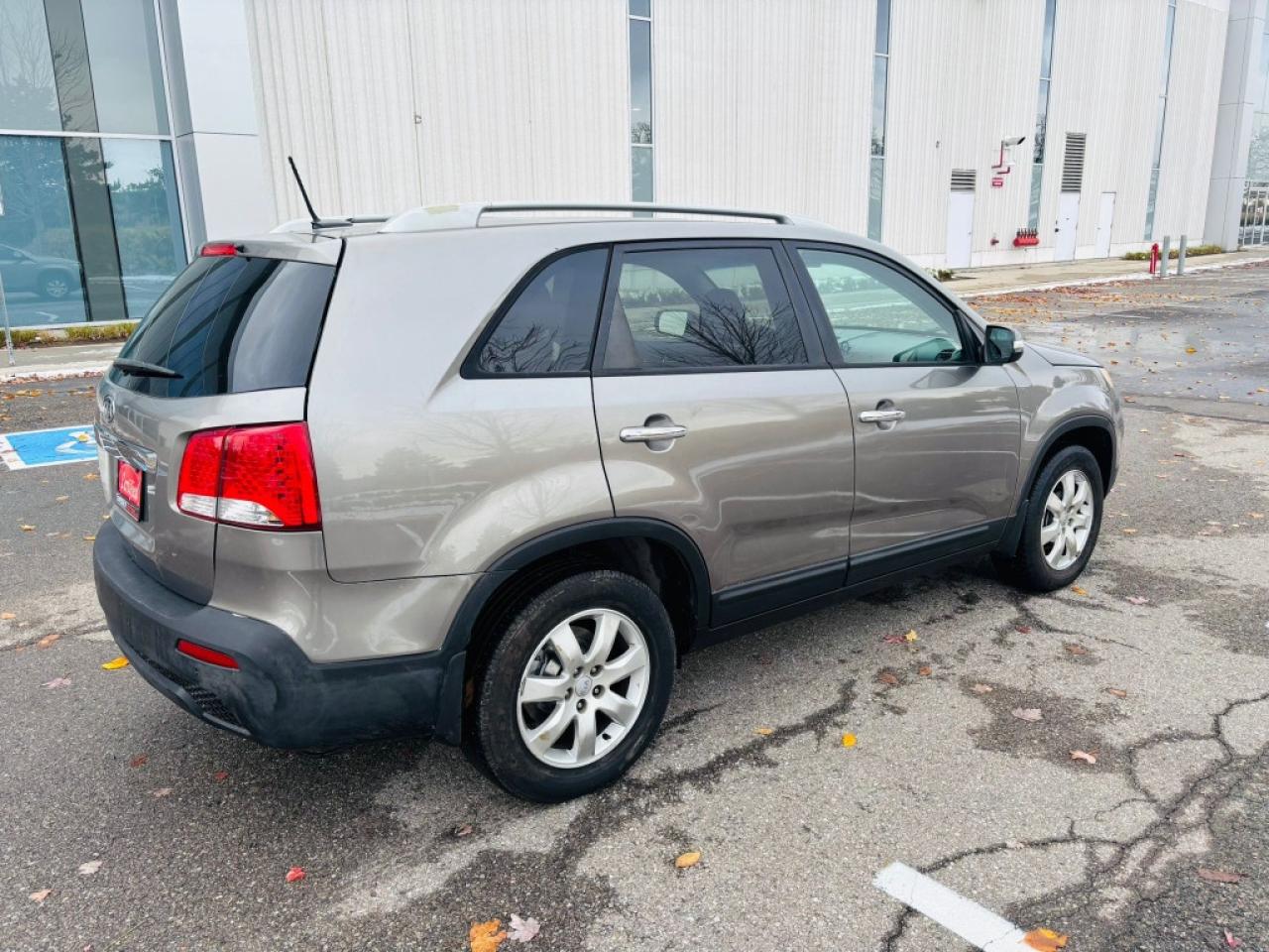 2012 Kia Sorento LX 4dr Front-wheel Drive Automatic Photo4