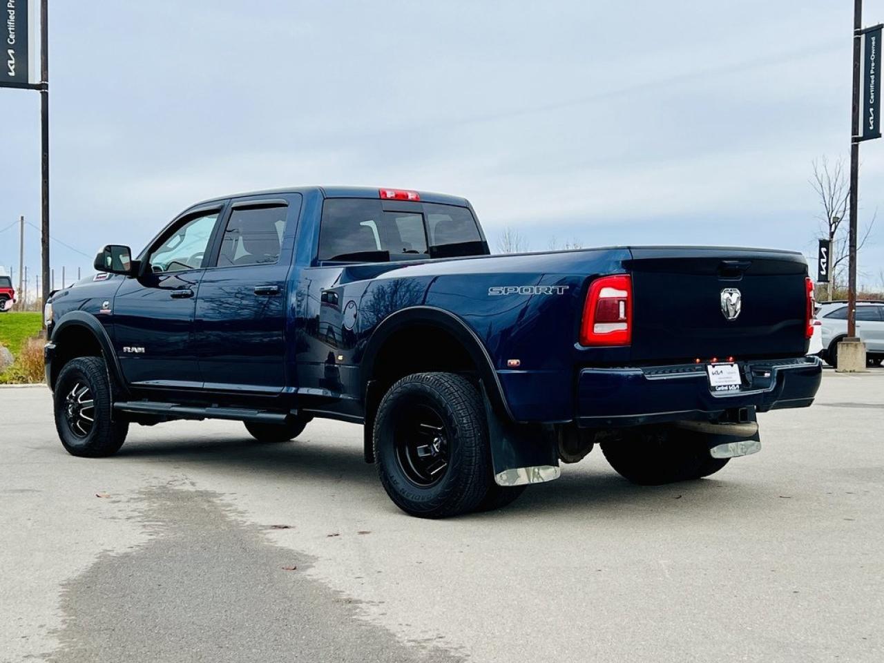 2022 RAM 3500 Big Horn Photo