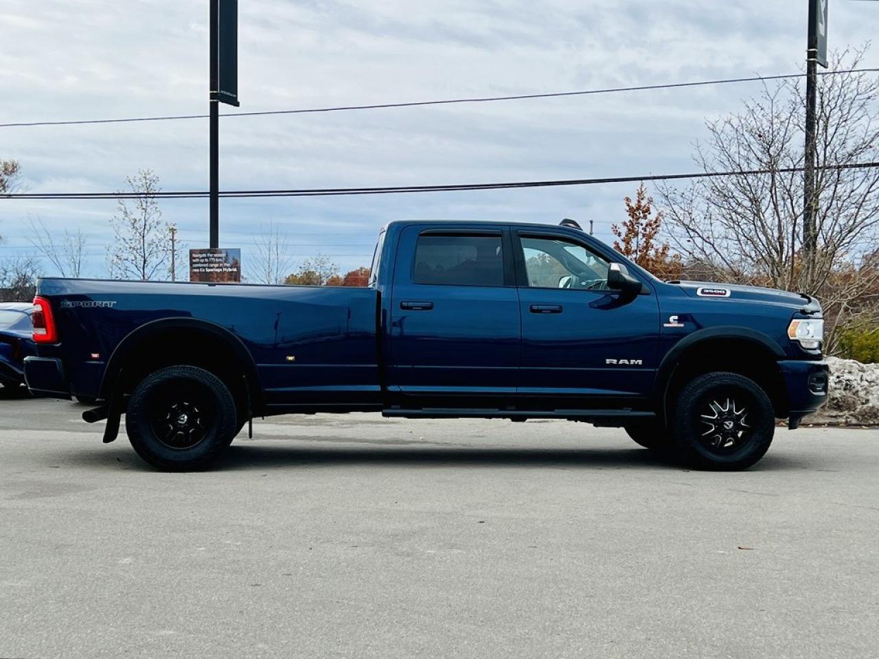 2022 RAM 3500 Big Horn Photo3