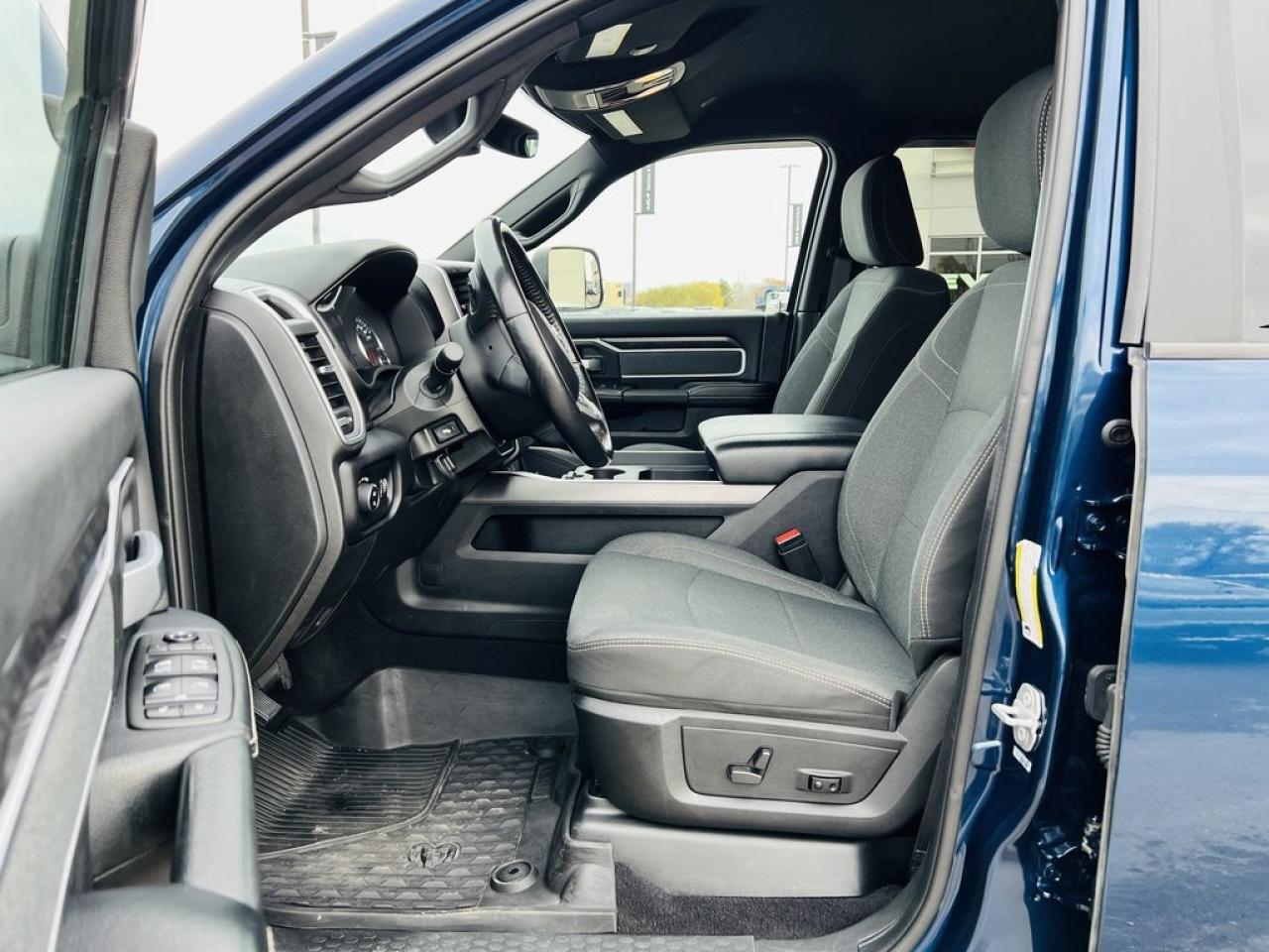 2022 RAM 3500 Big Horn Photo