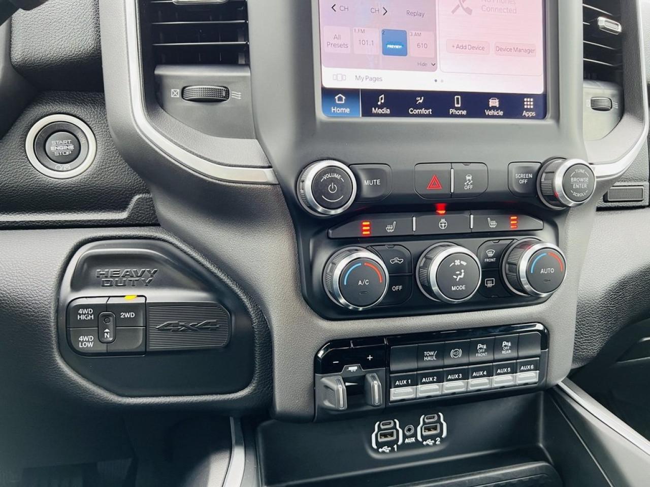 2022 RAM 3500 Big Horn Photo