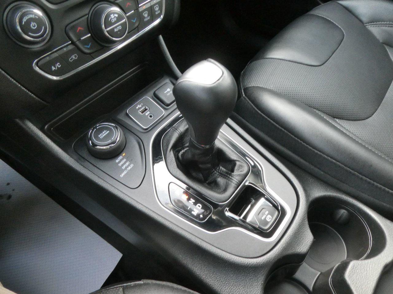 2022 Jeep Cherokee Latitude LUX Altitude Photo