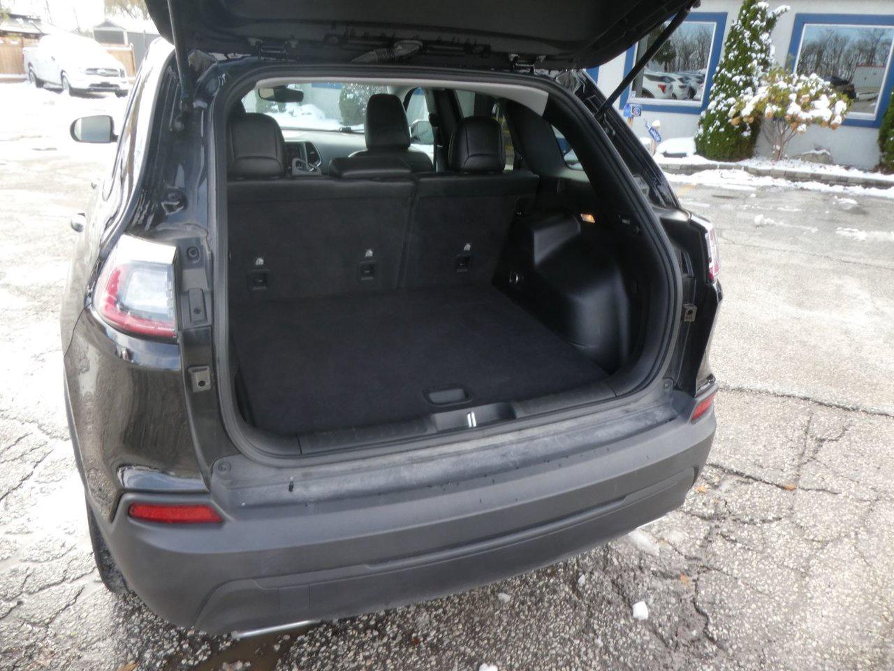 2022 Jeep Cherokee Latitude LUX Altitude Photo