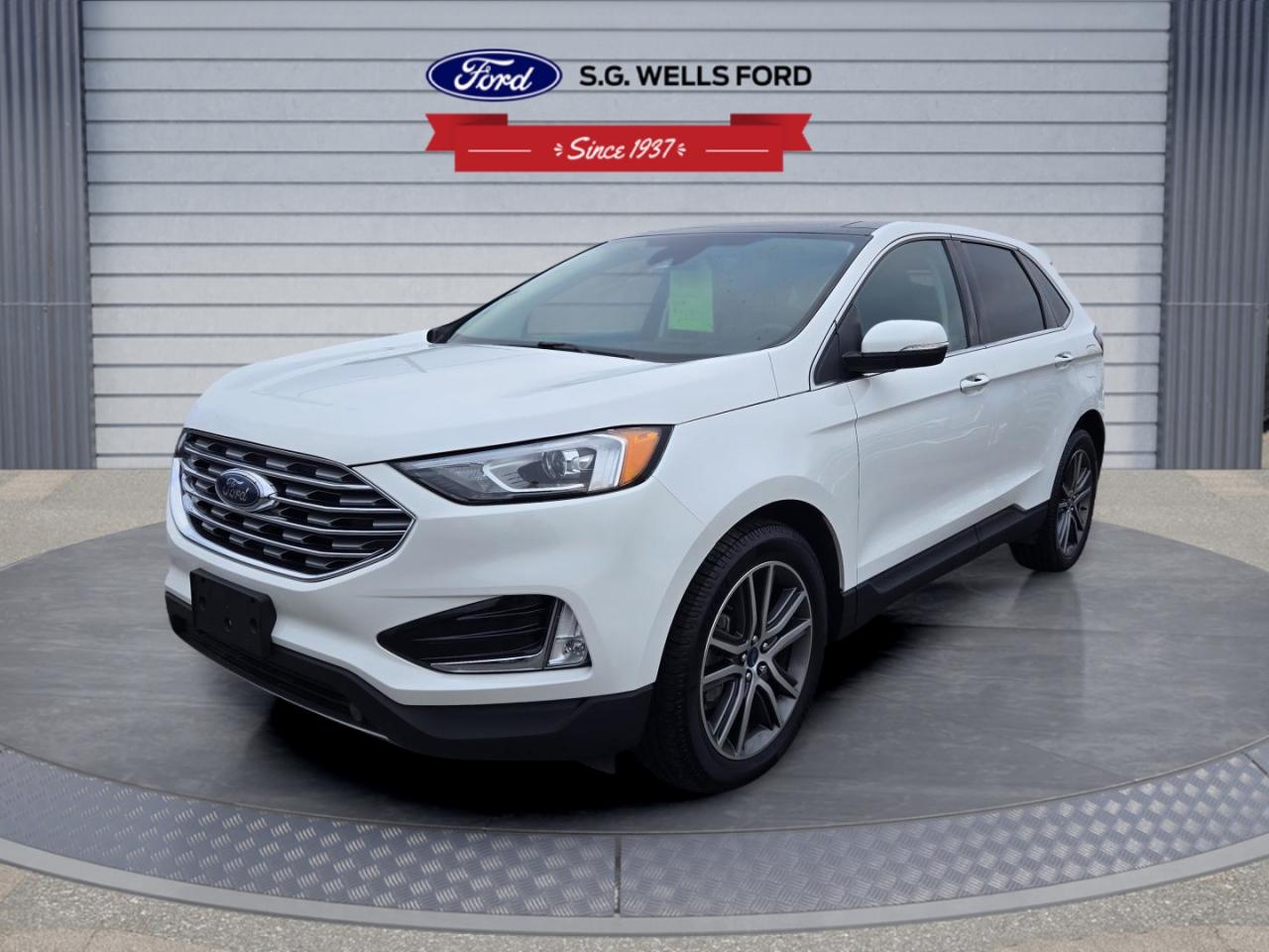 2021 Ford Edge Titanium Photo0