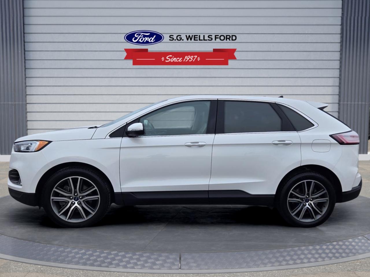 2021 Ford Edge Titanium Photo