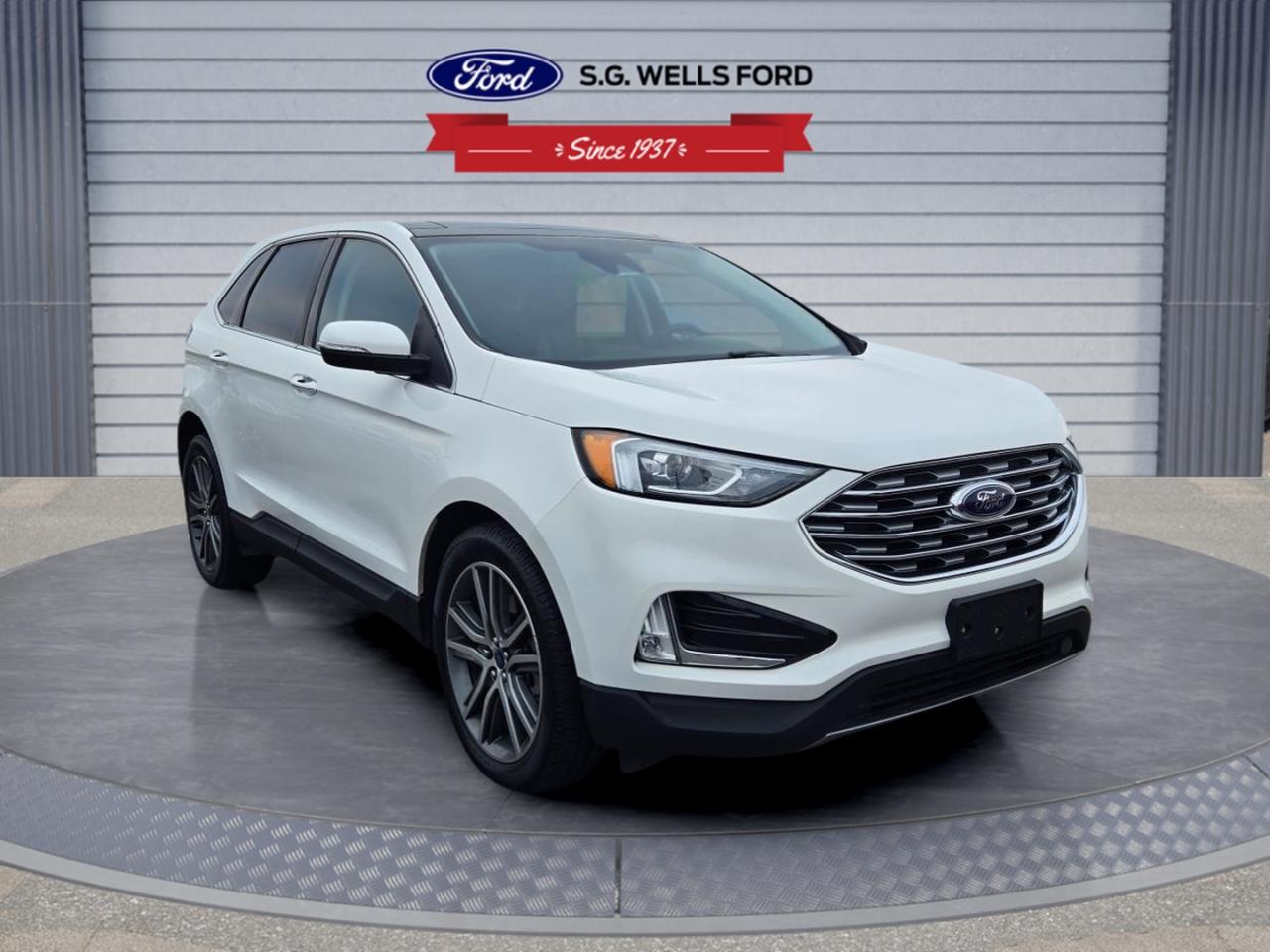 2021 Ford Edge Titanium Photo