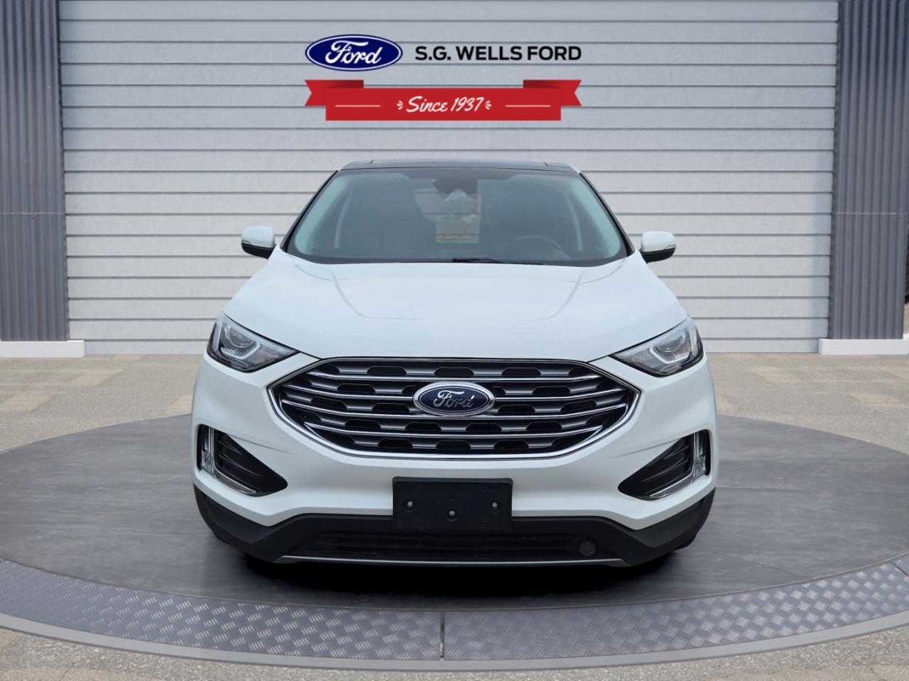 2021 Ford Edge Titanium Photo