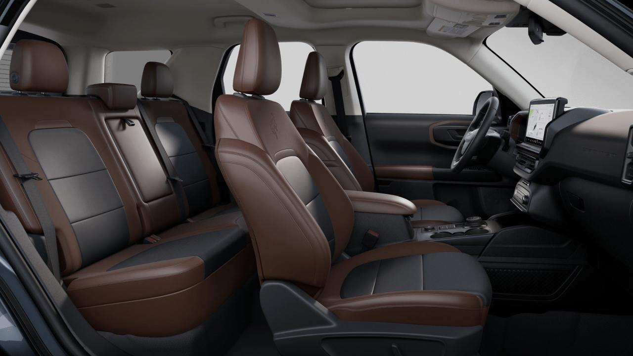 2025 Ford Bronco Sport Outer Banks Photo3