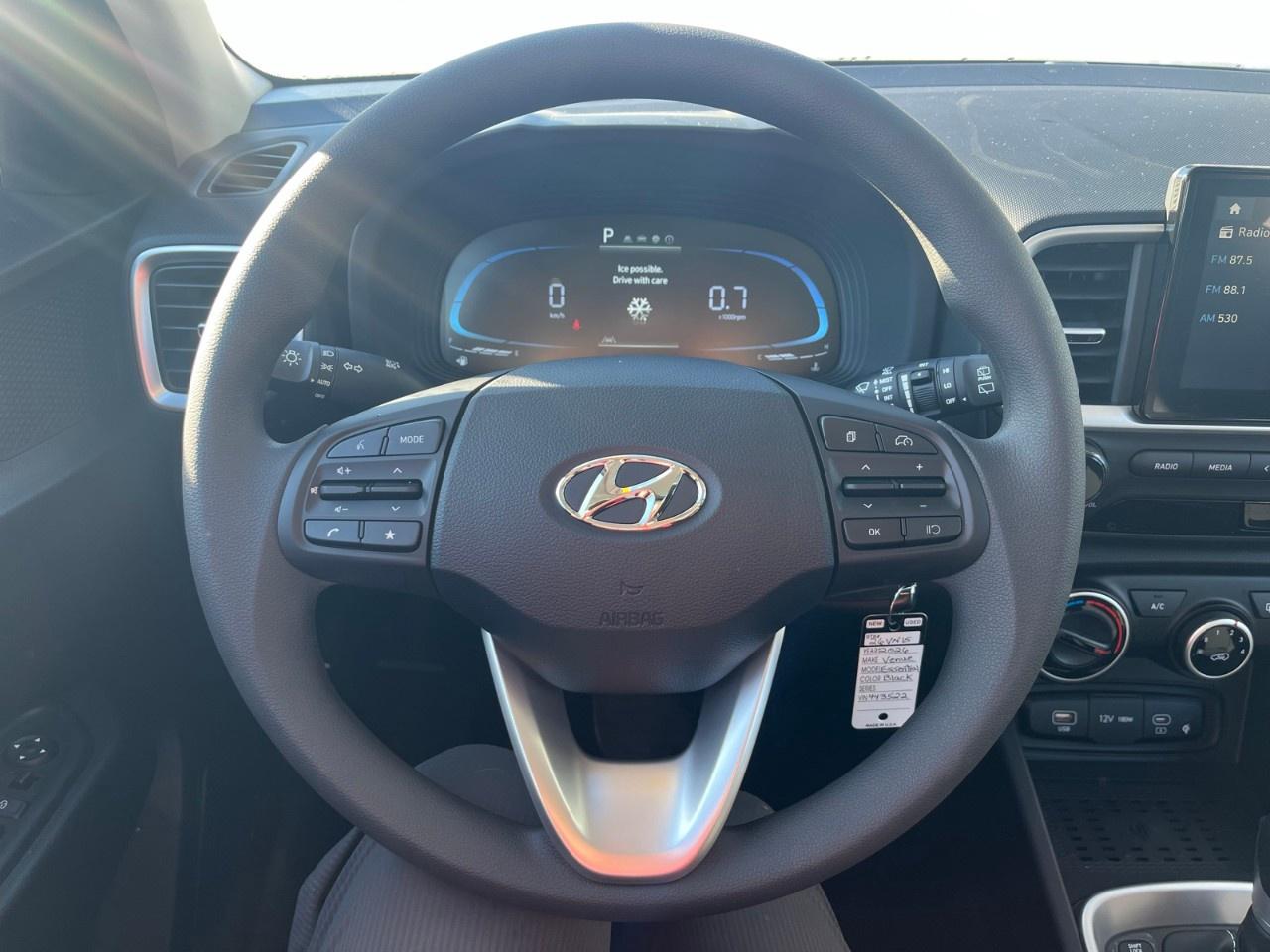 2026 Hyundai Venue Essential IVT Photo