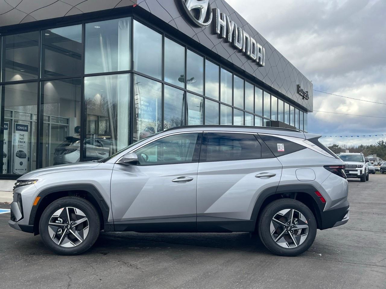 2026 Hyundai Tucson Preferred AWD w/Trend Pkg [TUCWDK2EPRTR] Photo2