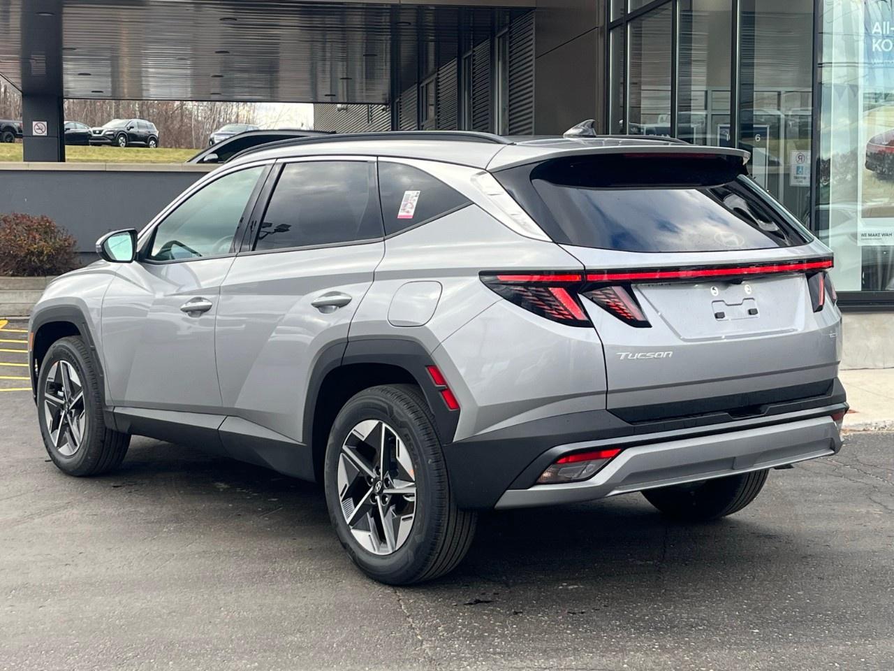 2026 Hyundai Tucson Preferred AWD w/Trend Pkg [TUCWDK2EPRTR] Photo4