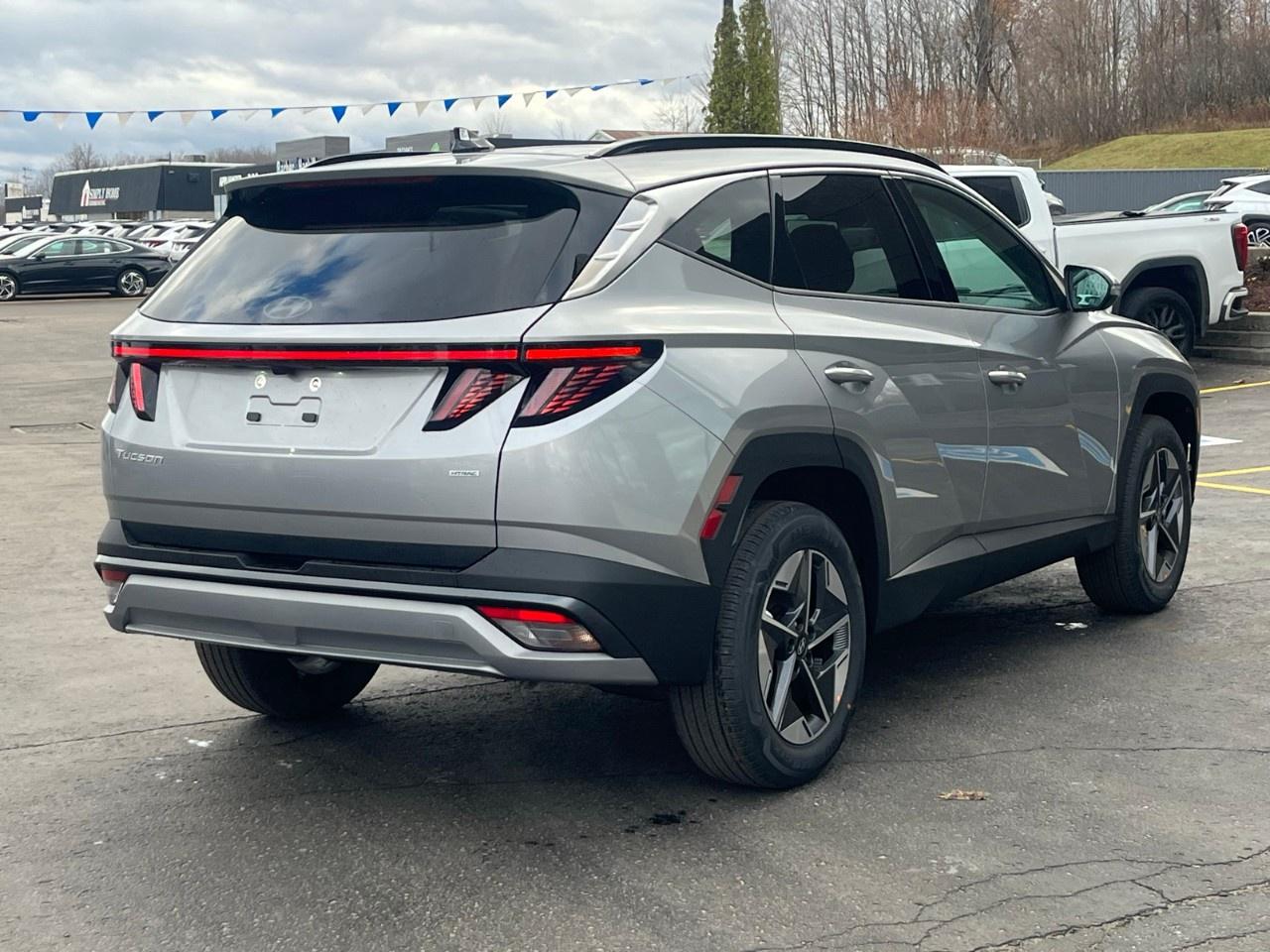 2026 Hyundai Tucson Preferred AWD w/Trend Pkg [TUCWDK2EPRTR] Photo