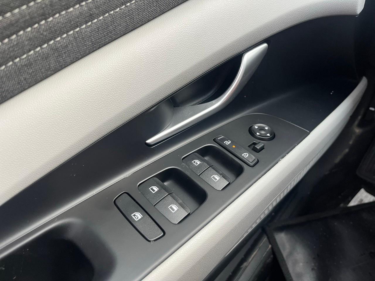 2026 Hyundai Elantra Hybrid Luxury Sedan w/Two-Tone Interior Photo