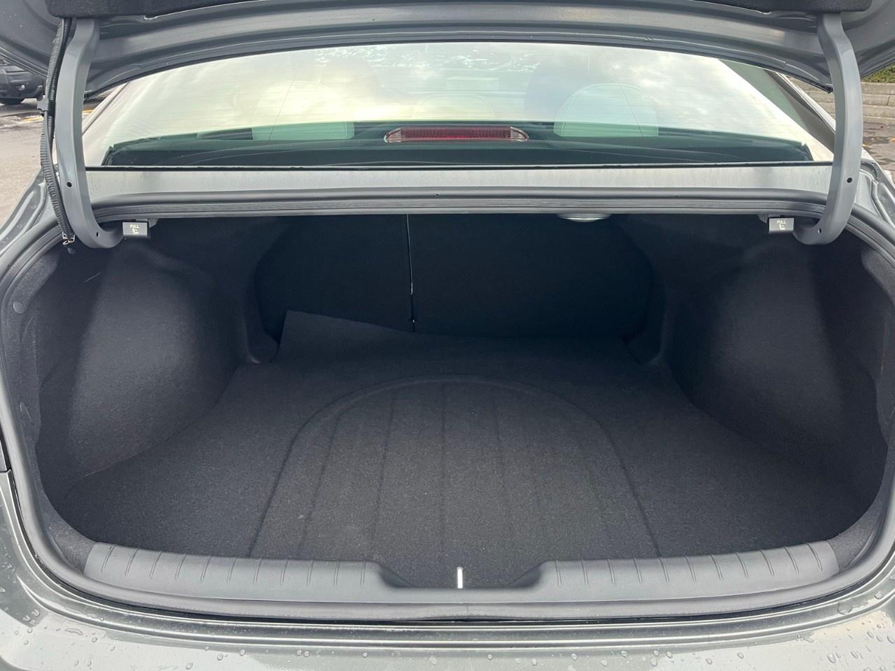 2026 Hyundai Elantra Hybrid Luxury Sedan w/Two-Tone Interior Photo