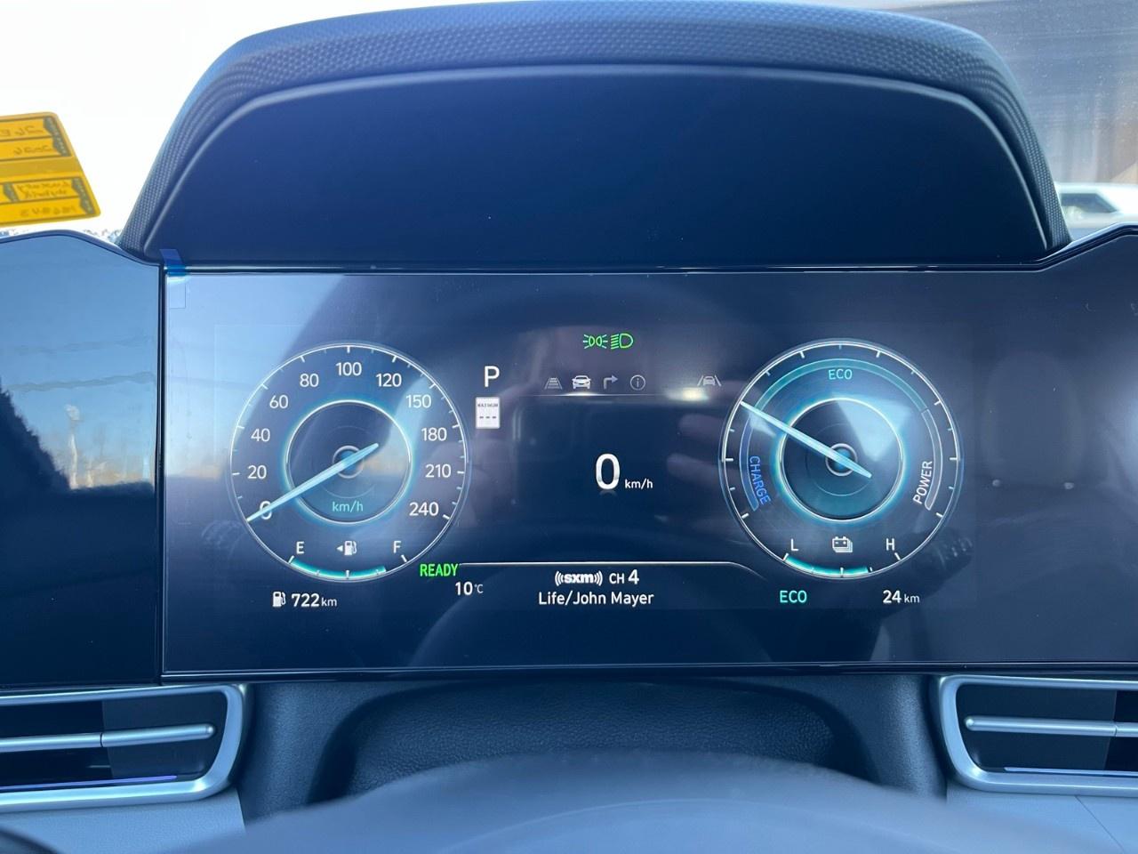 2026 Hyundai Elantra Hybrid Luxury Sedan w/Two-Tone Interior Photo