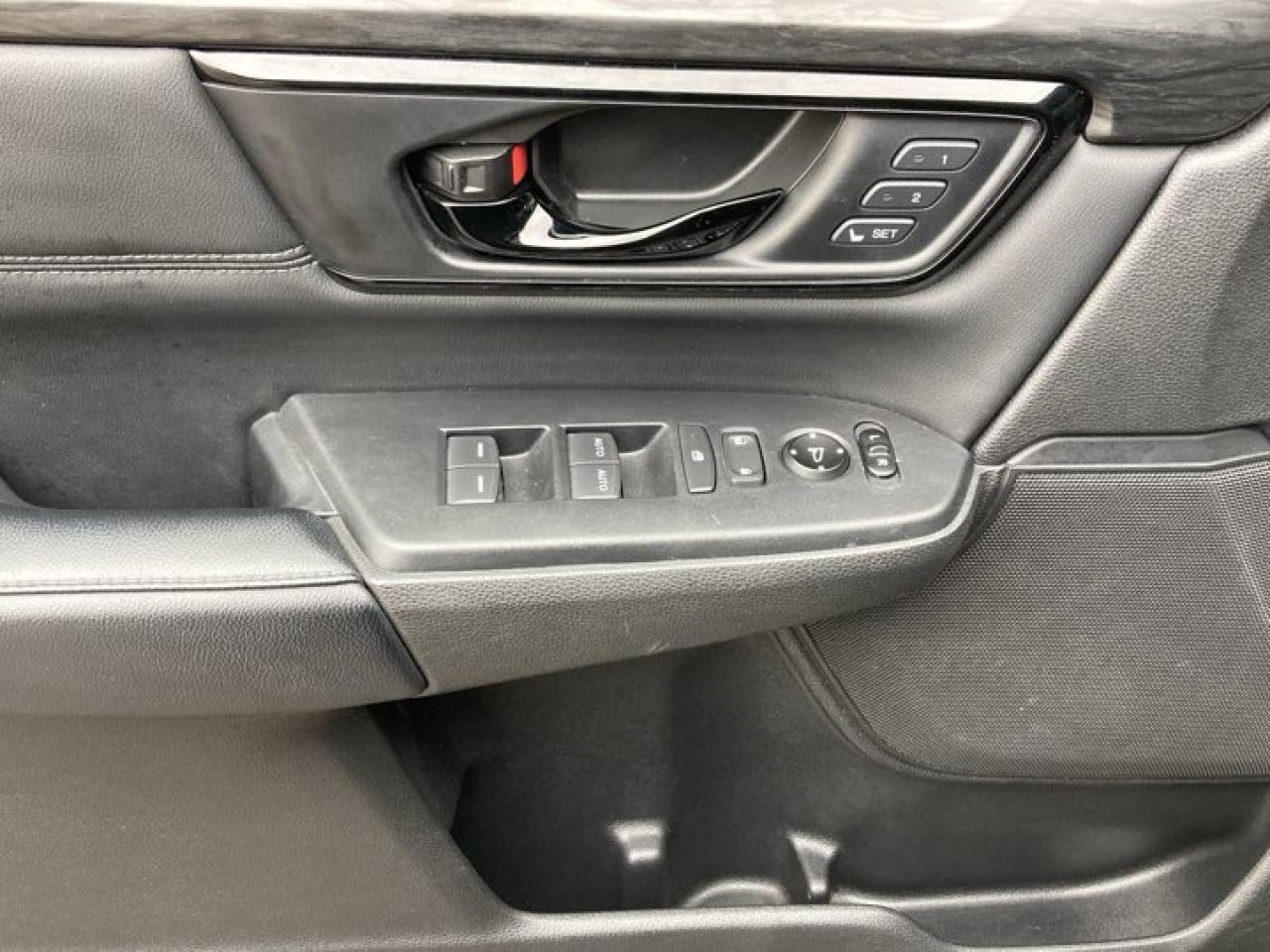 2020 Honda CR-V Black Edition AWD | Heated Seats | Leather Seats | Remote Start Photo