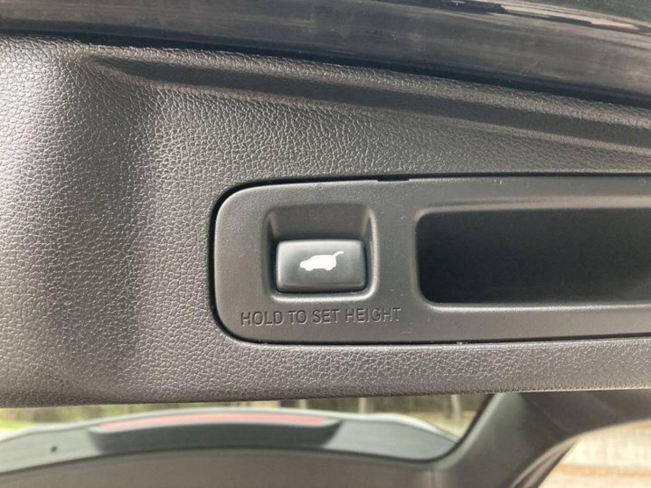 2020 Honda CR-V Black Edition AWD | Heated Seats | Leather Seats | Remote Start Photo