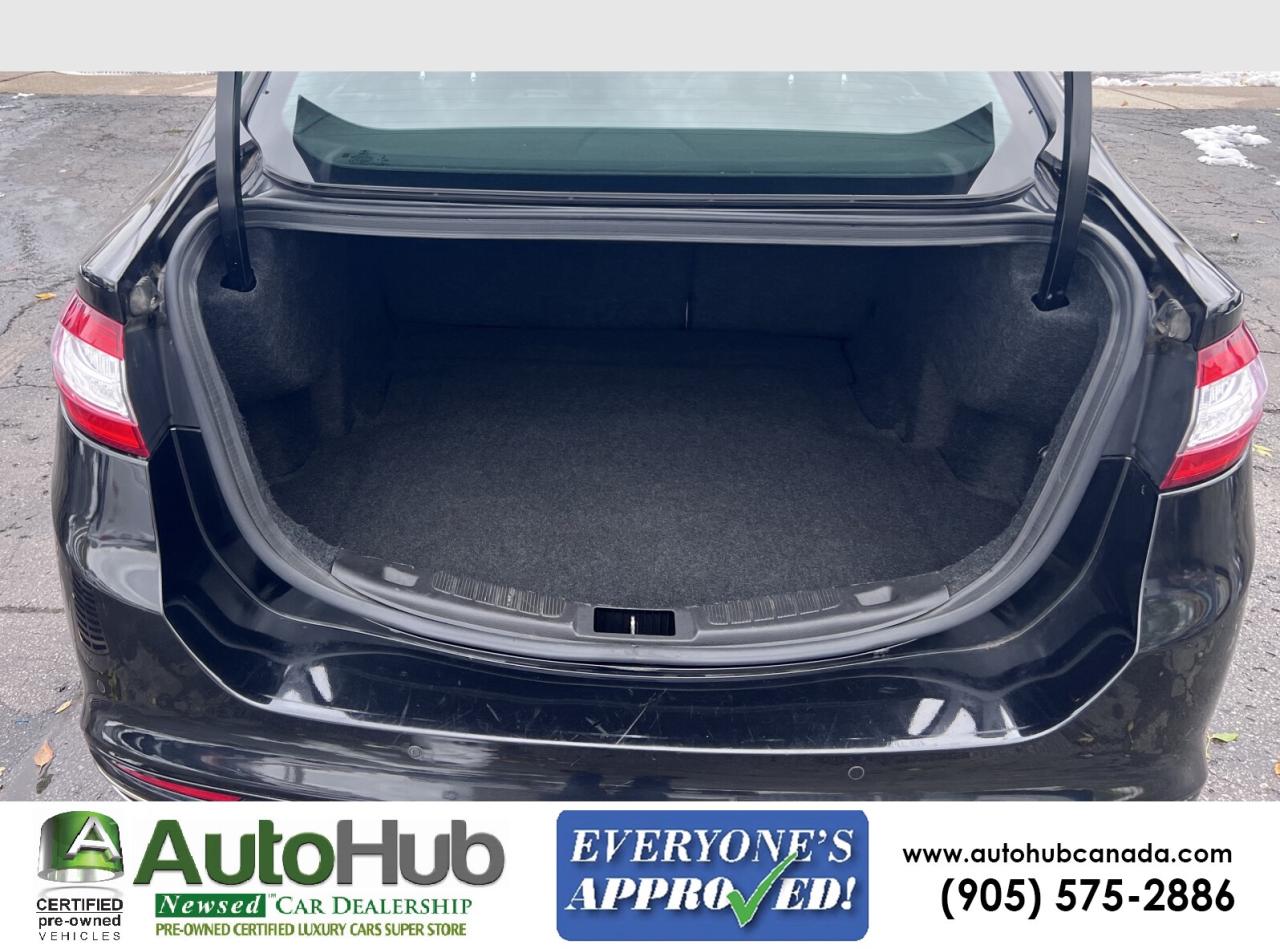 2014 Ford Fusion SE-AWD-NAV-LEATHER-SUNROOF-BACKUP CAMERA Photo